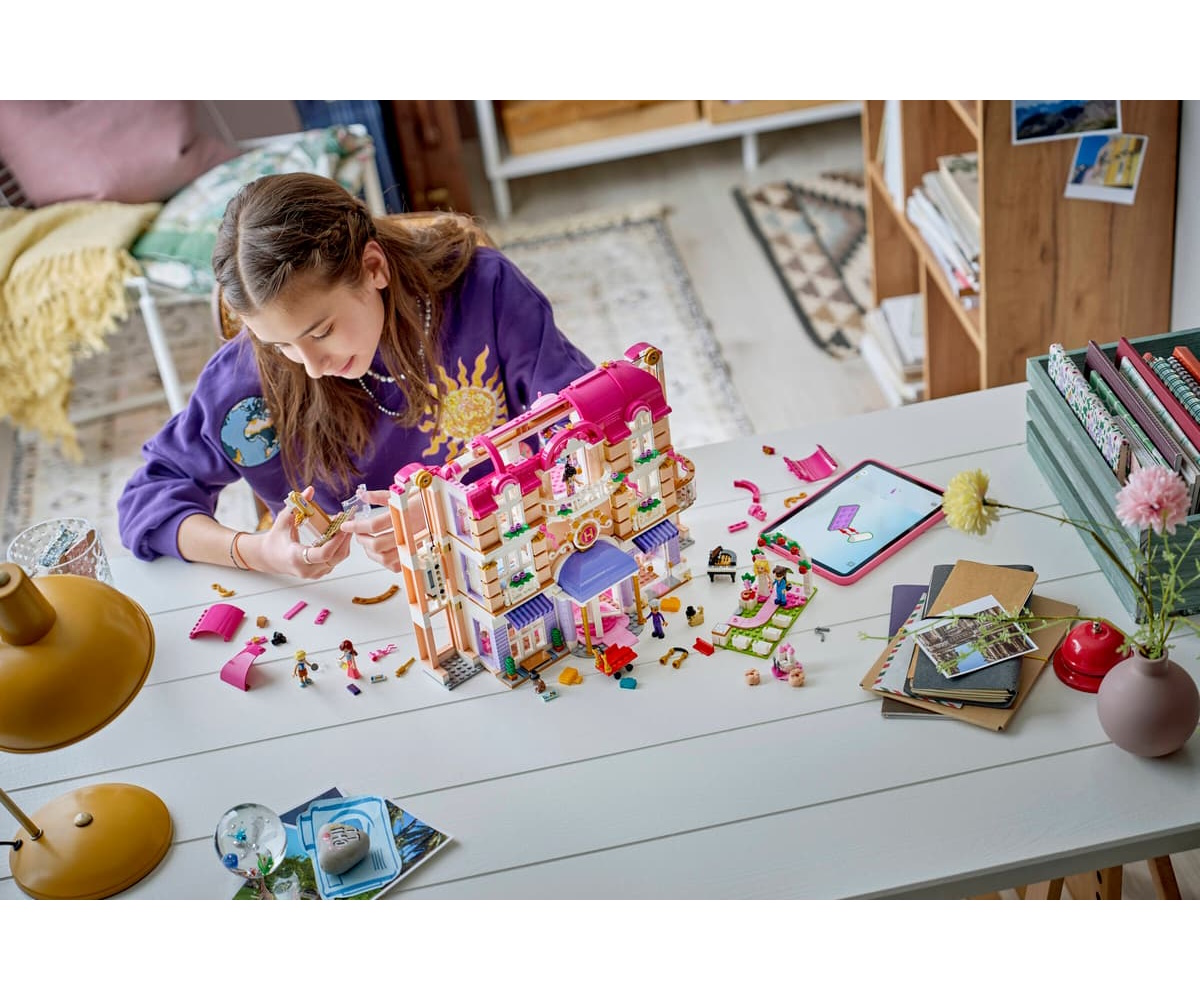 Конструктор LEGO Friends Гранд отель в Хартлэйк Сити 1406 дет. - фото 15