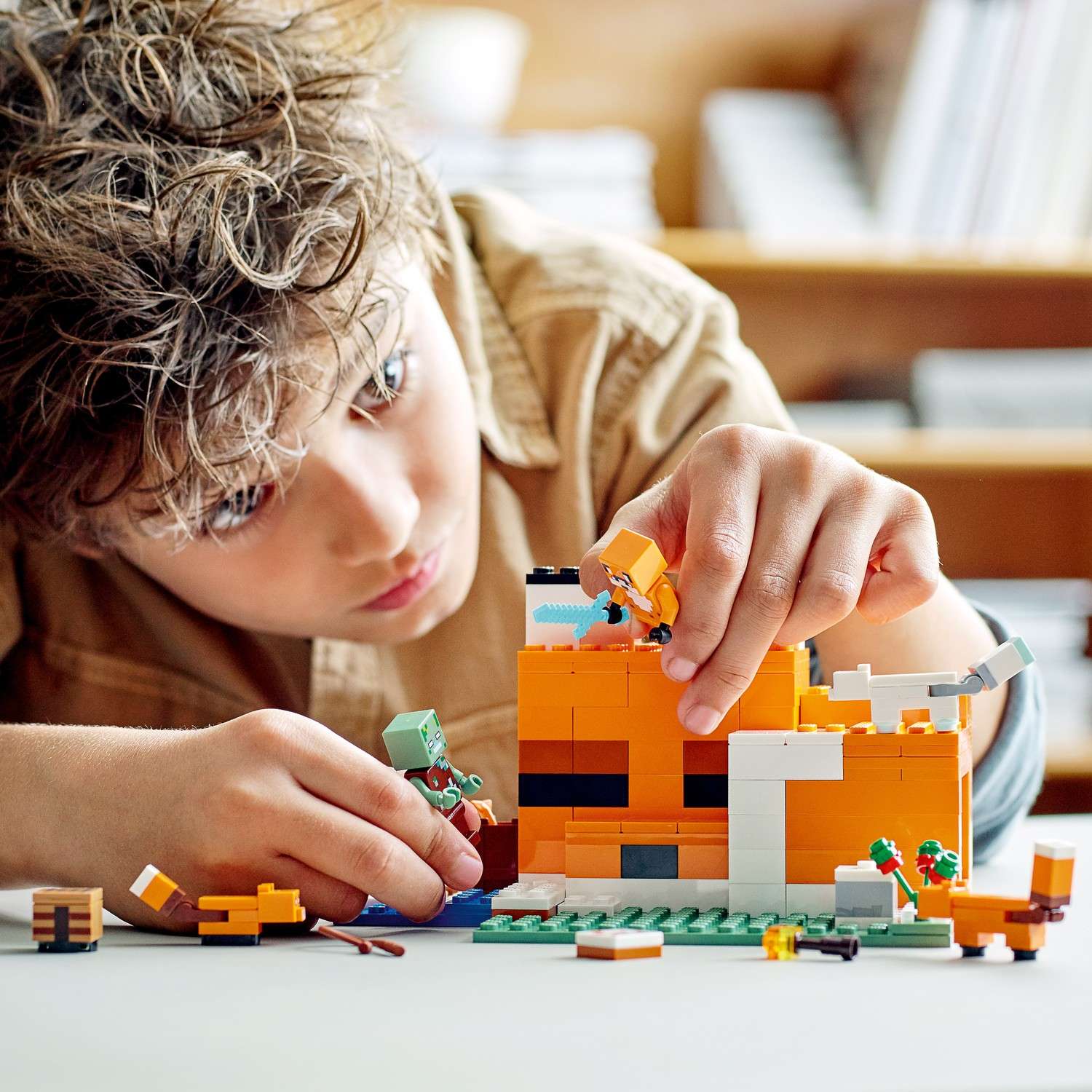 Конструктор LEGO Minecraft Лисья хижина 193 дет. - фото 10