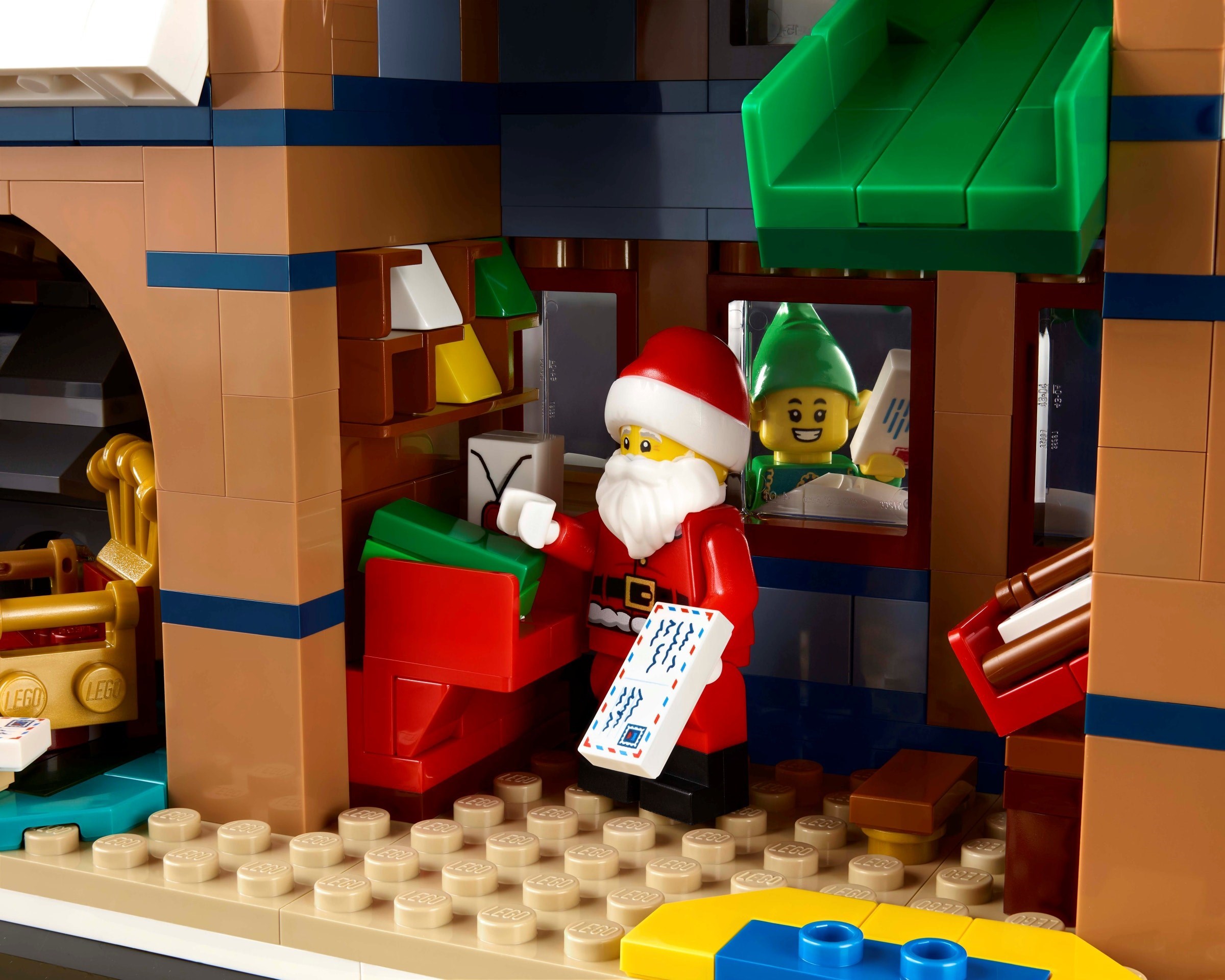 Конструктор LEGO Icons 10339 1440 дет. - фото 7