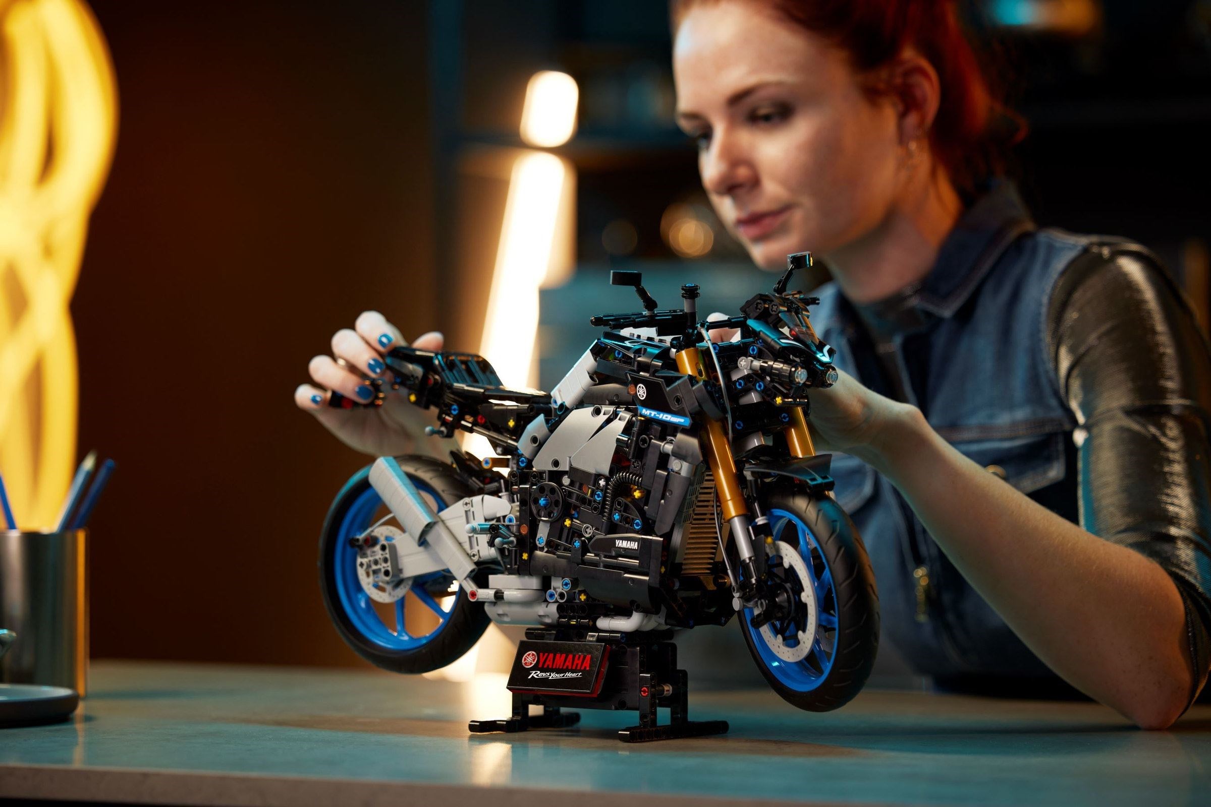Конструктор LEGO Technic 42159 1478 дет. - фото 8