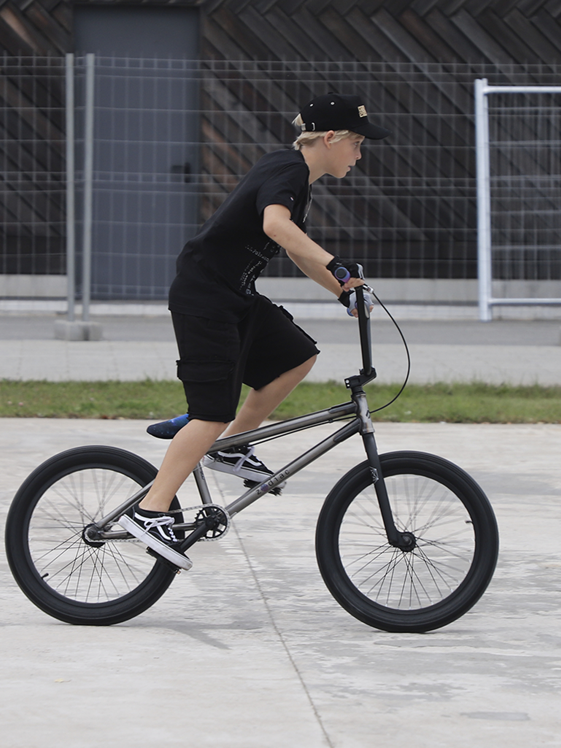 Двухколесный велосипед Novatrack 20 дюймов - фото 11