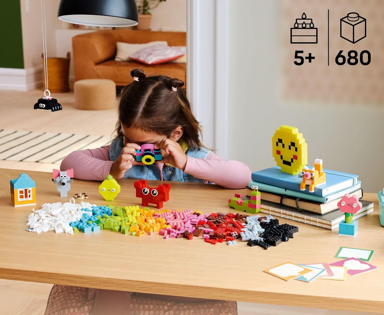 Конструктор LEGO Classic Творческая коробка счастья 680 дет. - фото 4