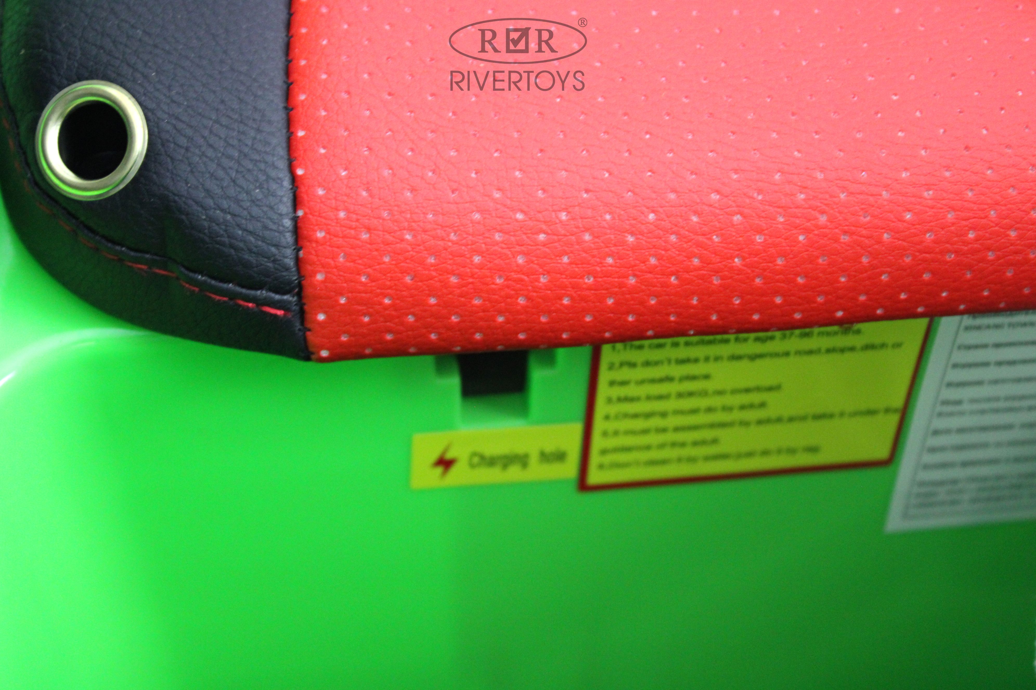 Электромобиль RIVERTOYS E777EE-GREEN С пультом ДУ - фото 17