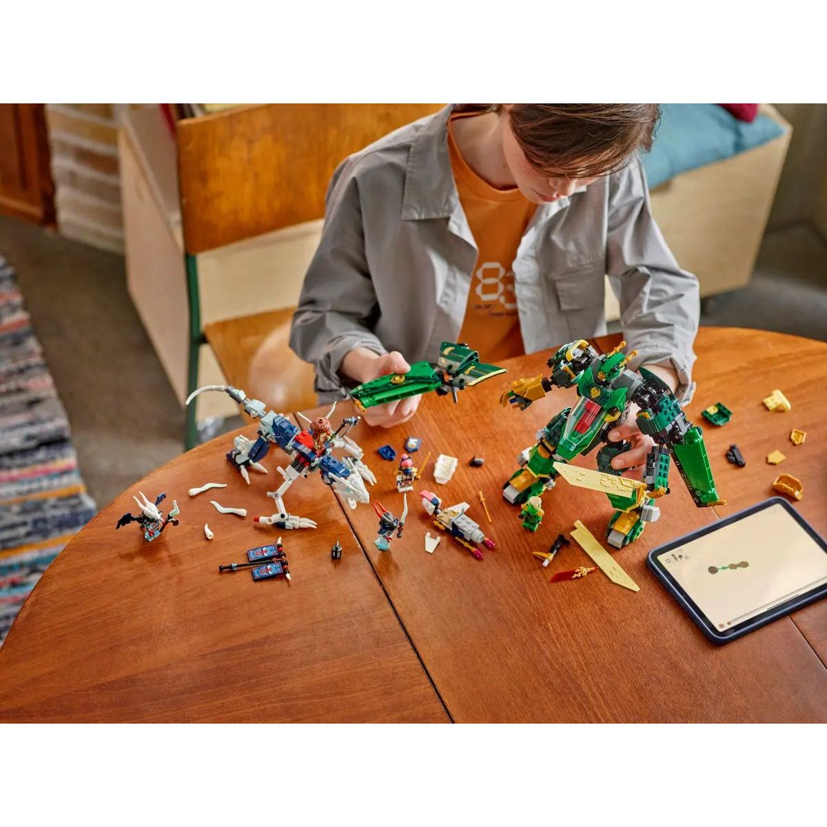 Конструктор LEGO NINJAGO Реактивный робот Ллойда 1112 дет. - фото 10