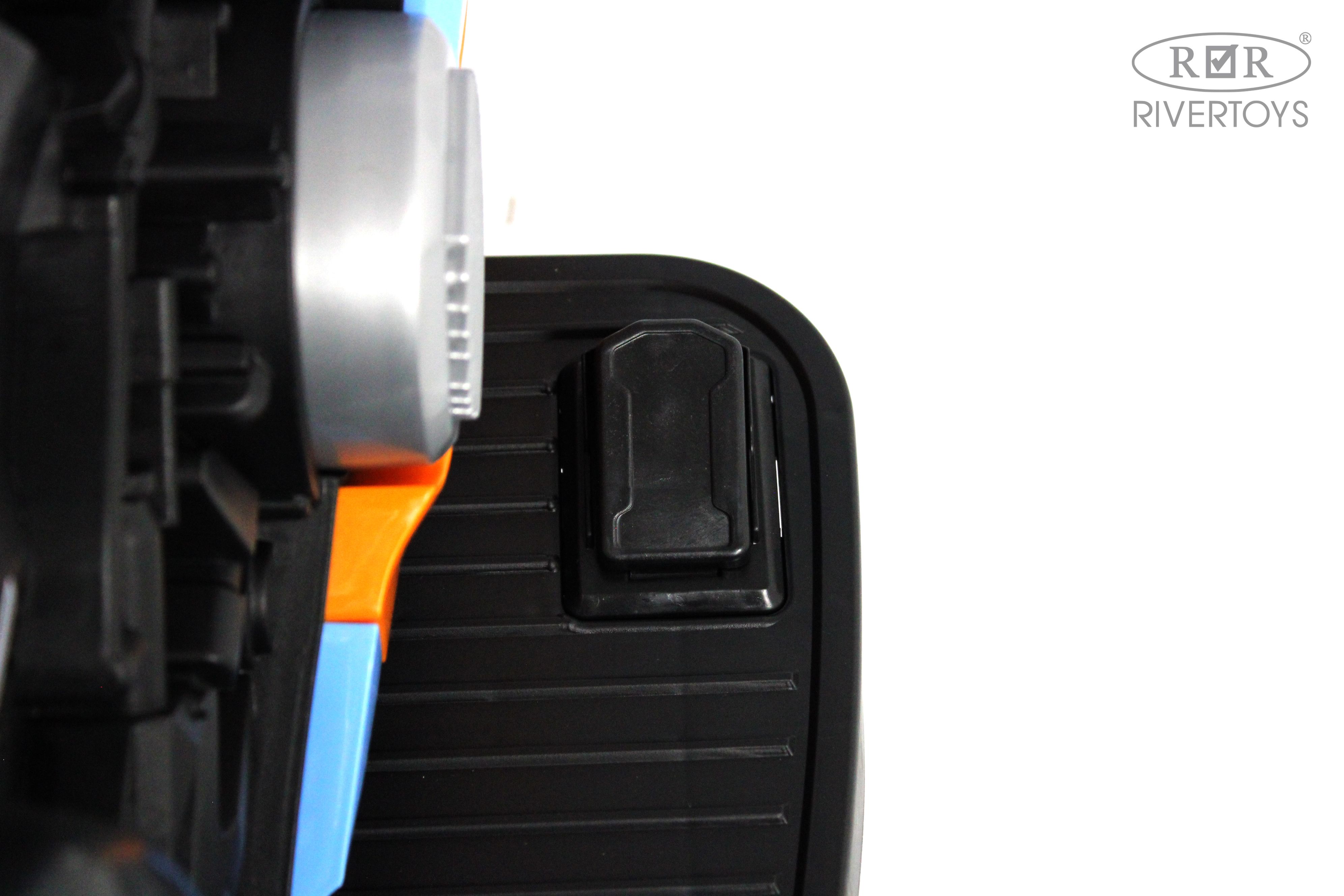 Электромобиль RIVERTOYS C005MC-BLUE - фото 14
