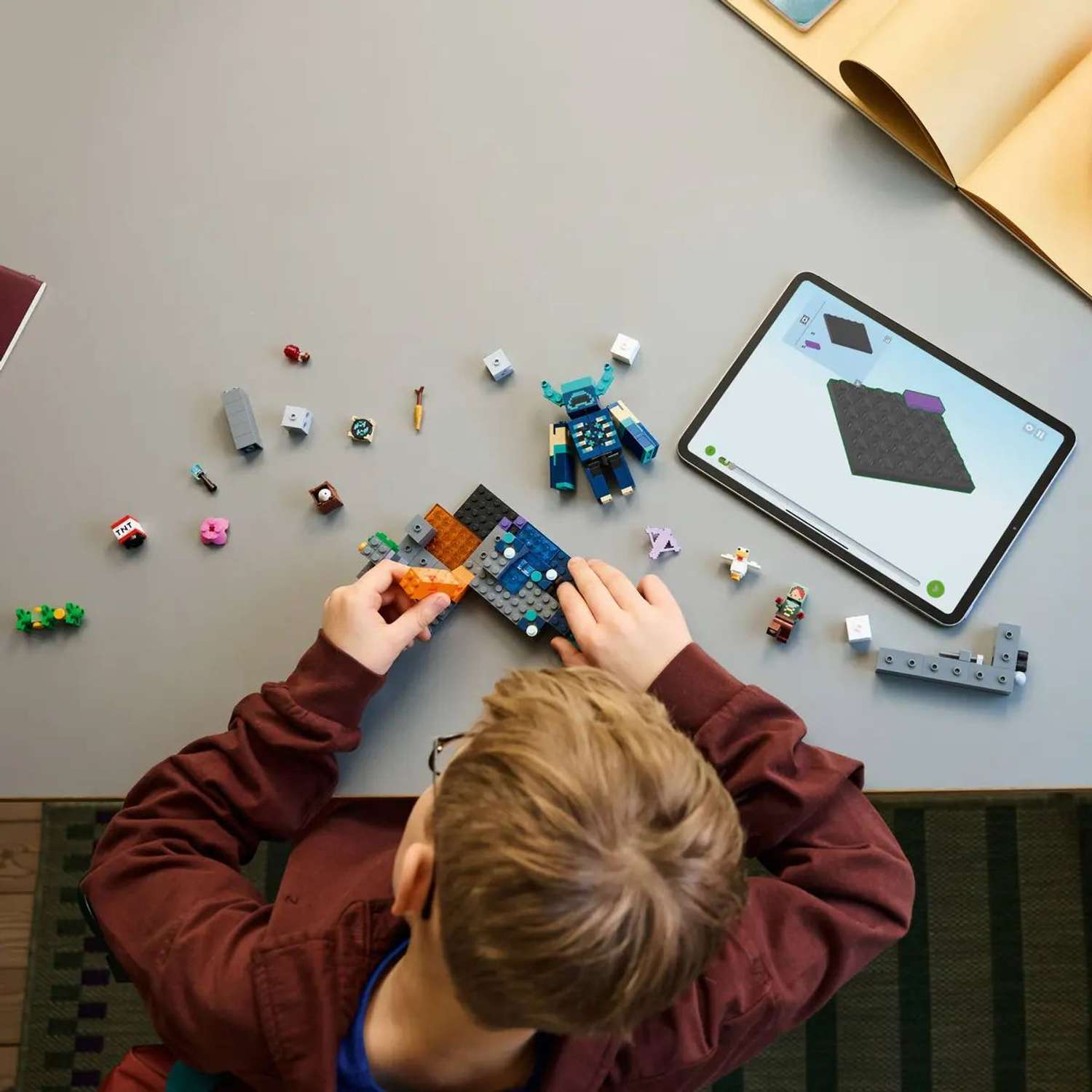 Конструктор LEGO Minecraft Столкновение с Варденом 238 дет. - фото 12