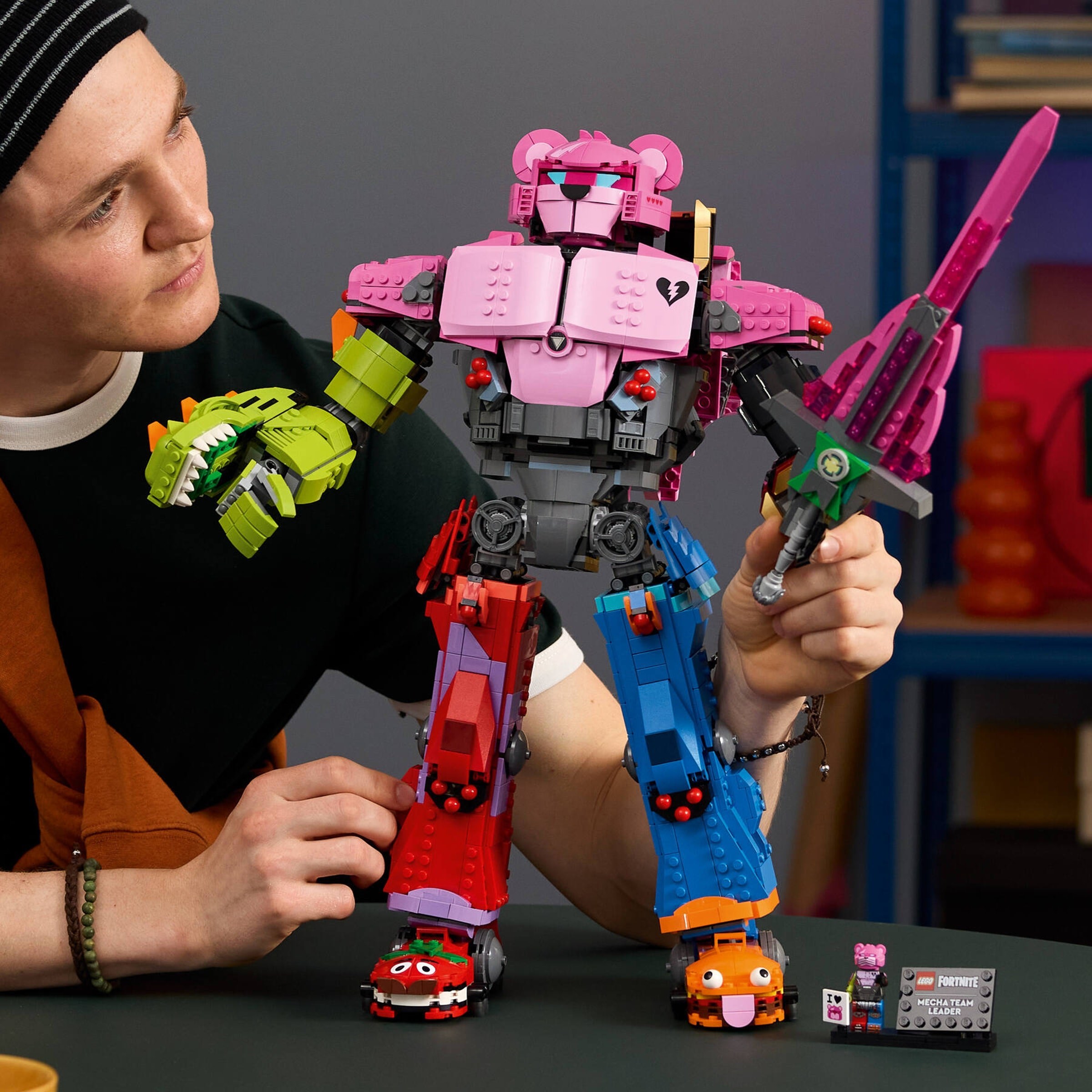 Конструктор LEGO Fortnite 77078 2503 дет. - фото 4