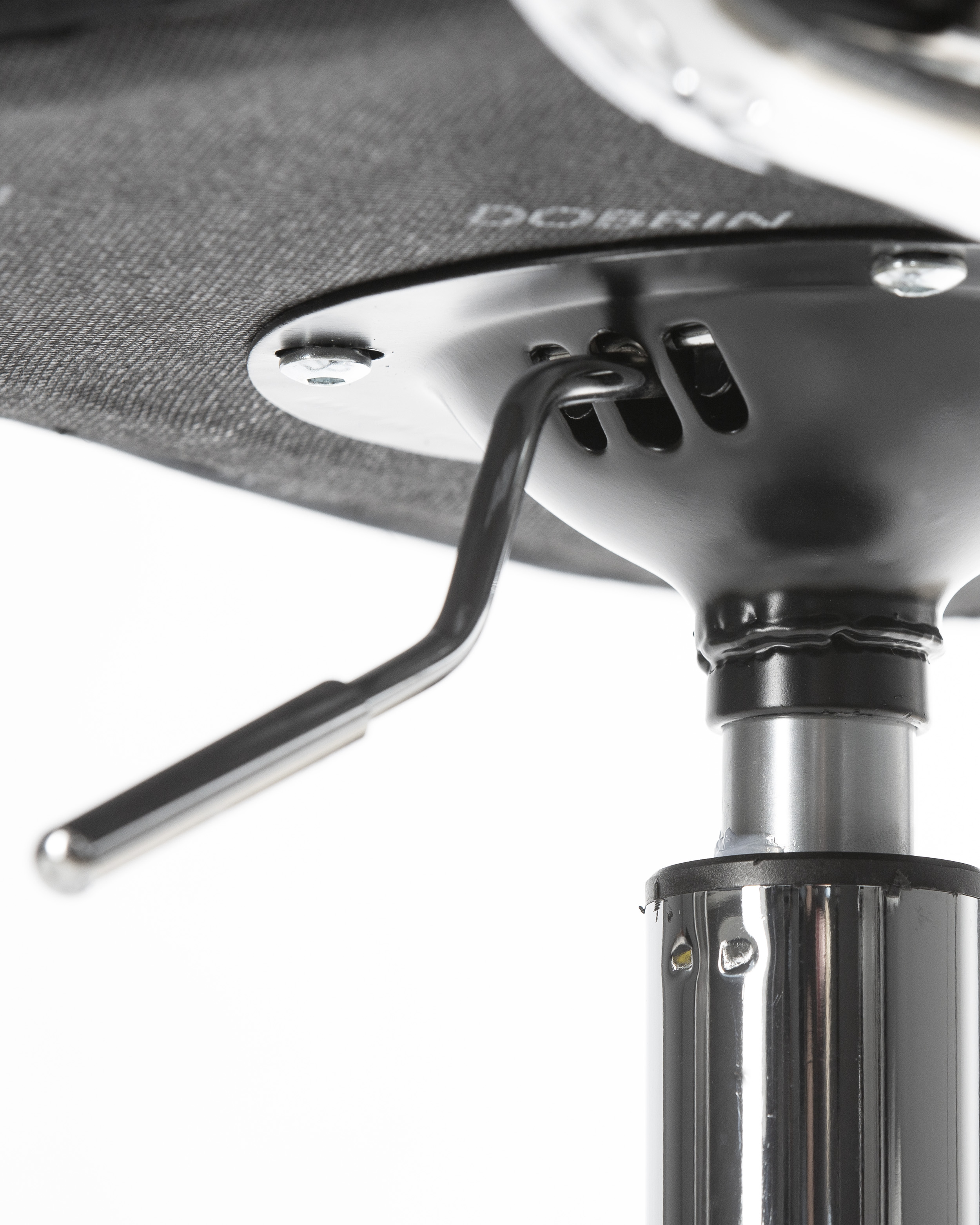 Офисное кресло DOBRIN черный велюр - фото 10