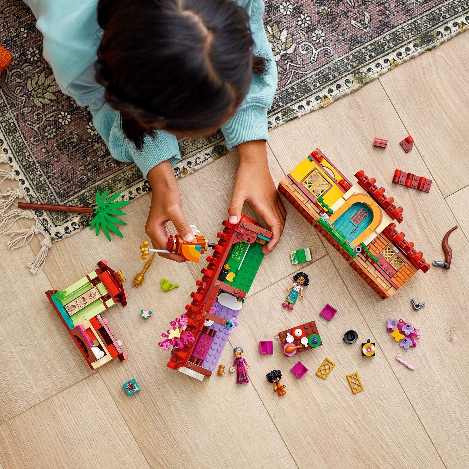 Конструктор LEGO Disney Princess The Madrigal House 587 дет. - фото 11