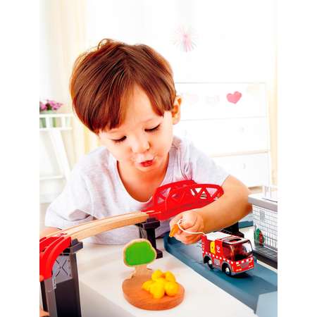 Пожарная машина Hape Пожарная машина с сиреной