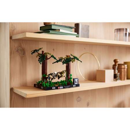 Конструктор LEGO Star Wars Endor Speeder Chase Diorama блочный