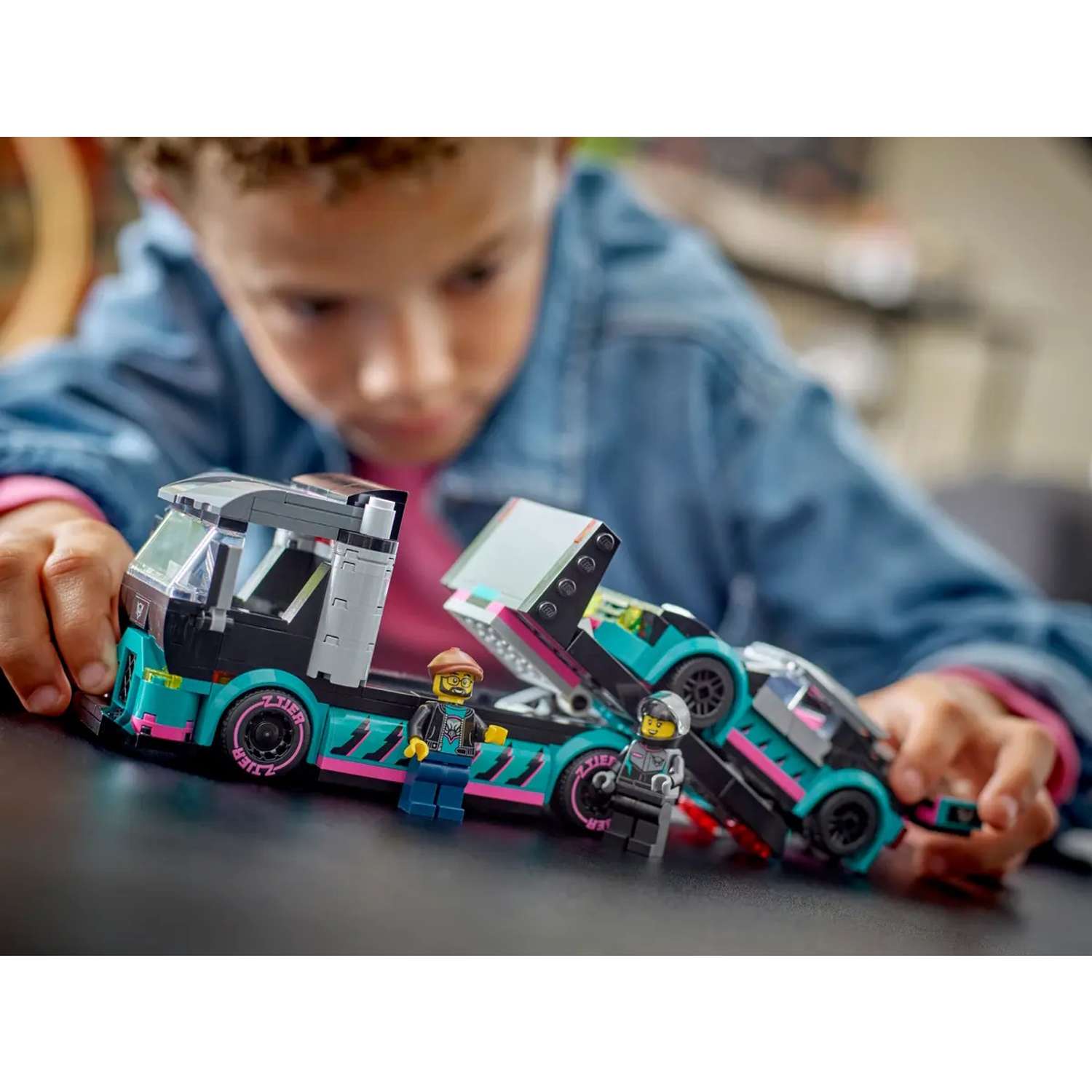 Конструктор LEGO City Race Car and Car Carrier Truck блочный - фото 10