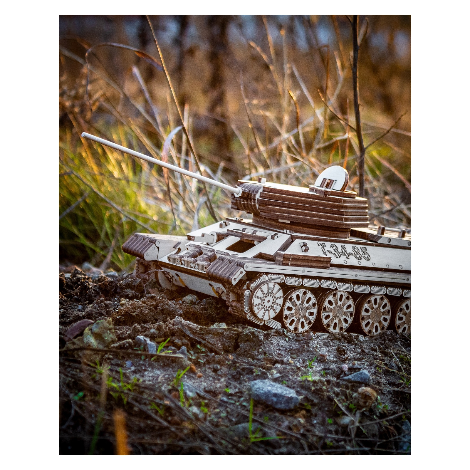 Конструктор Eco Wood Art Танк Т-34-85 деревянный 965 дет. - фото 11