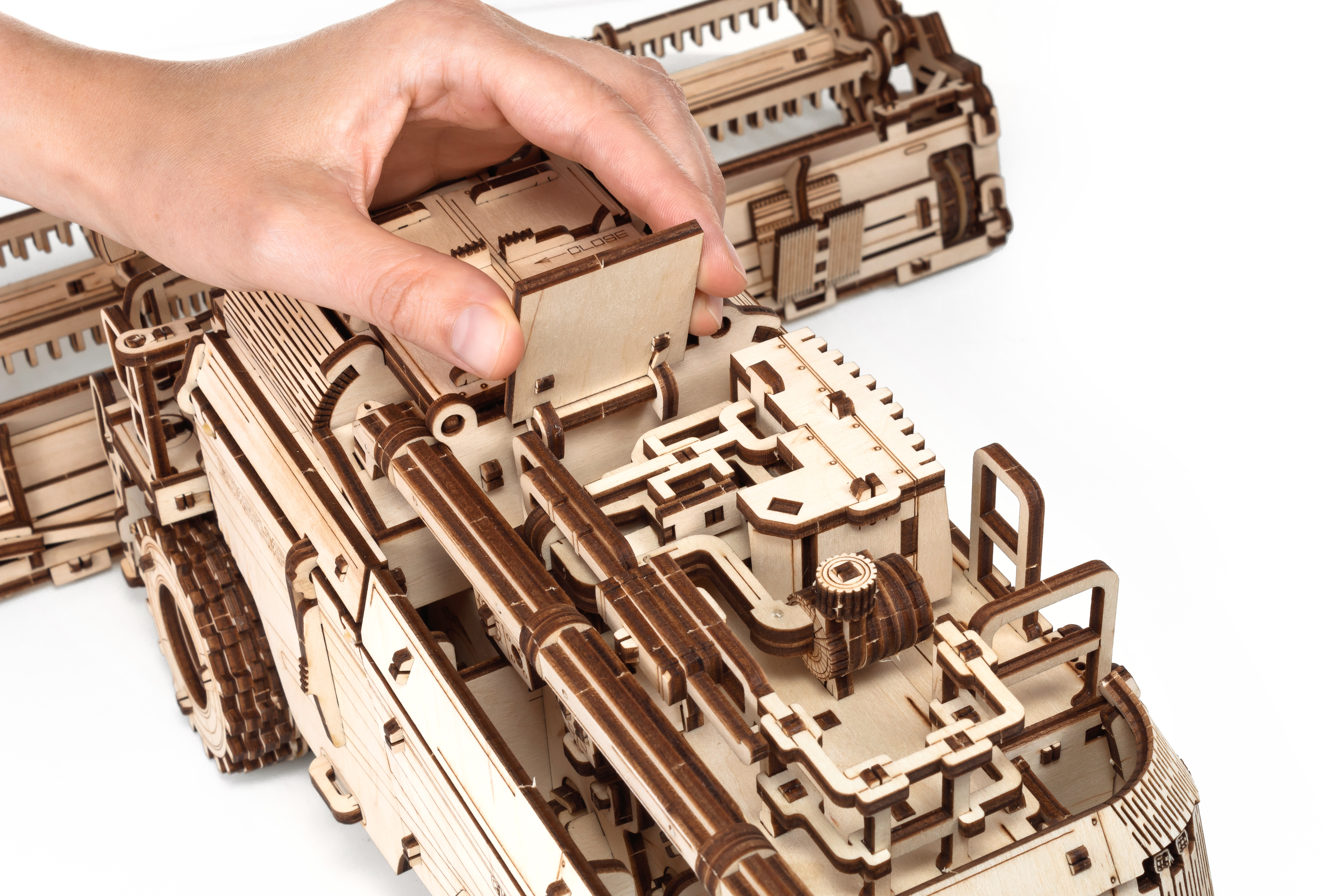 Конструктор Eco Wood Art Комбайн деревянный - фото 11