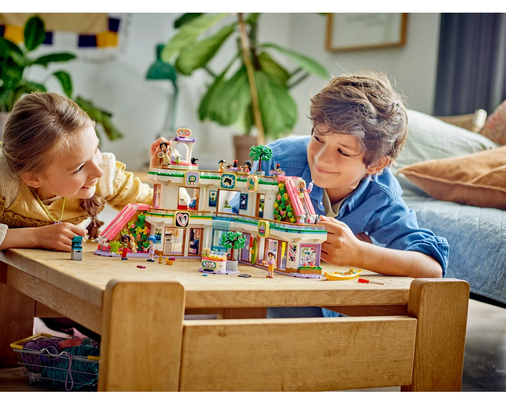 Конструктор LEGO Friends 42604 1209 дет. - фото 5