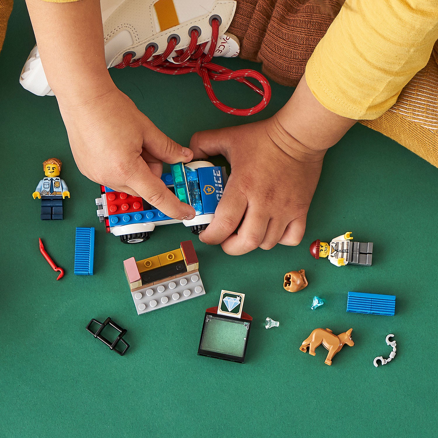 Конструктор LEGO City Police Отряд с собакой - фото 12