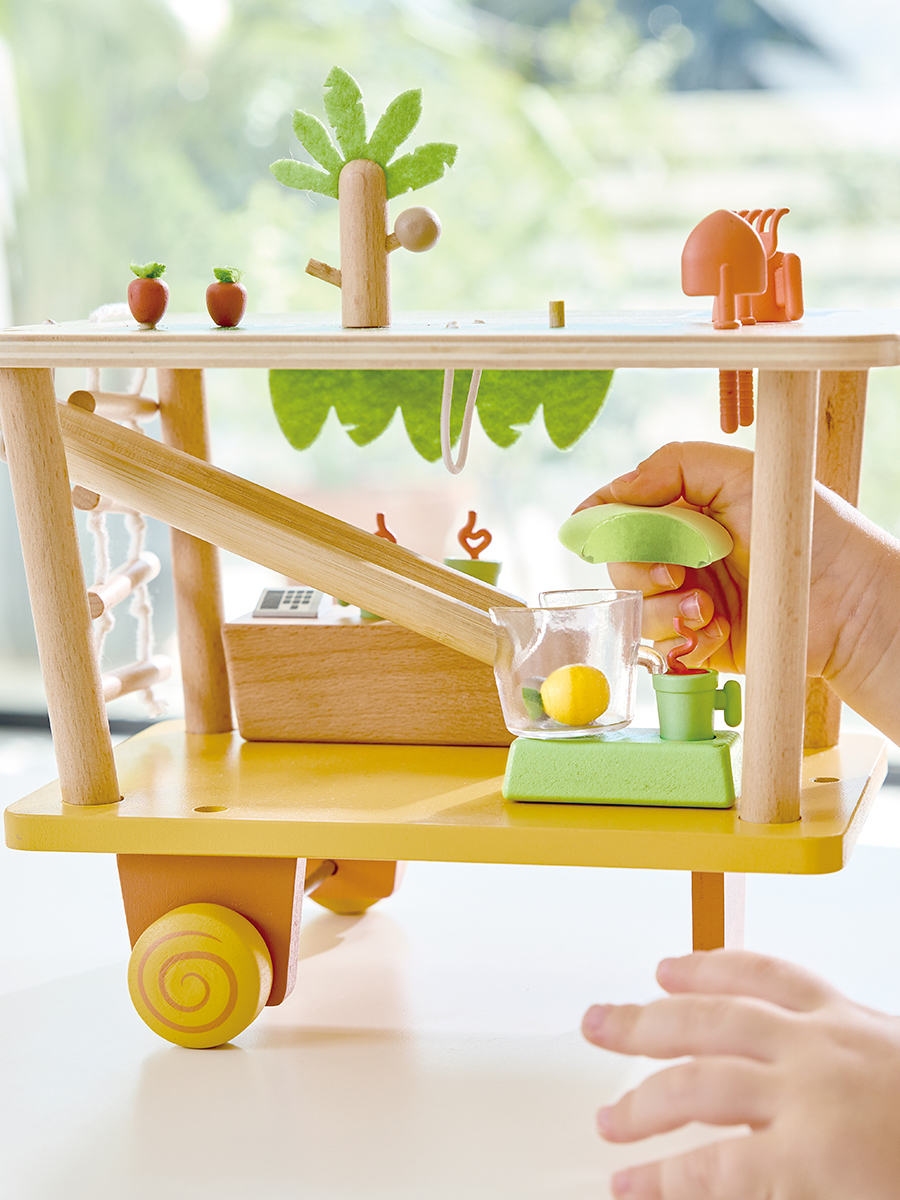 Игровой набор Hape Магазин на колесах - фото 8