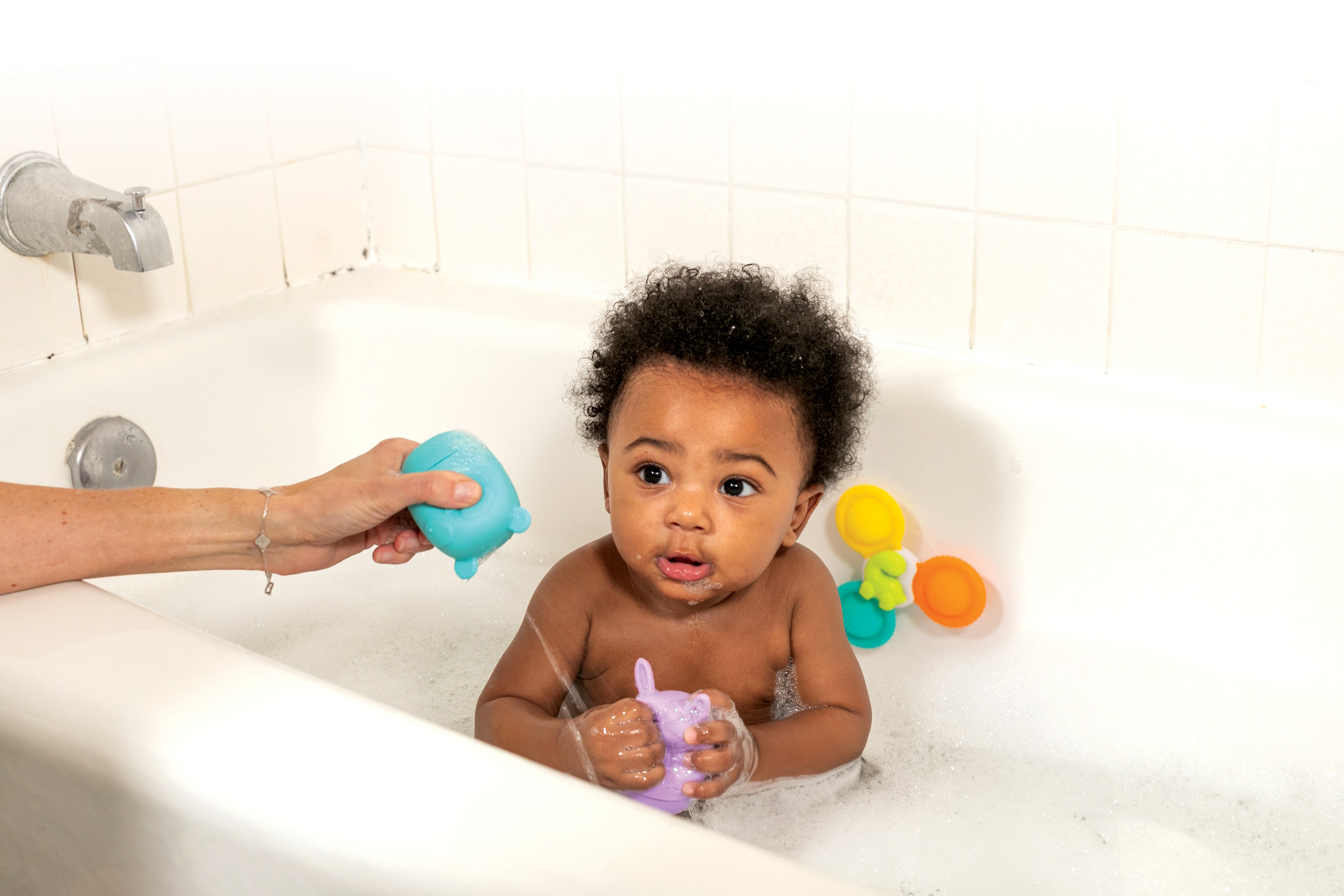 Игрушка INFANTINO набор для купания - фото 4