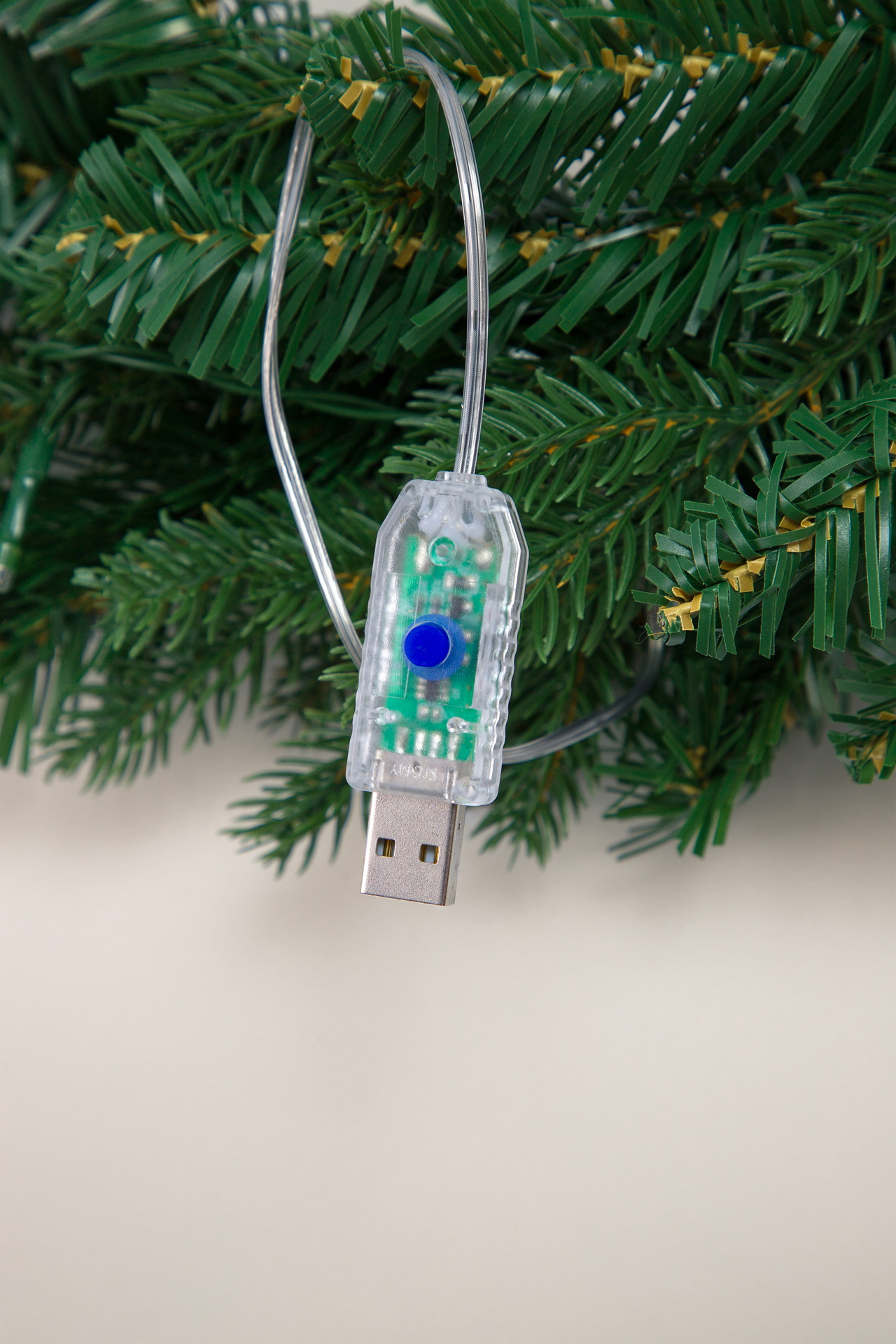 Венок еловый с LED гирляндой Империя Ёлок 50 см - фото 3