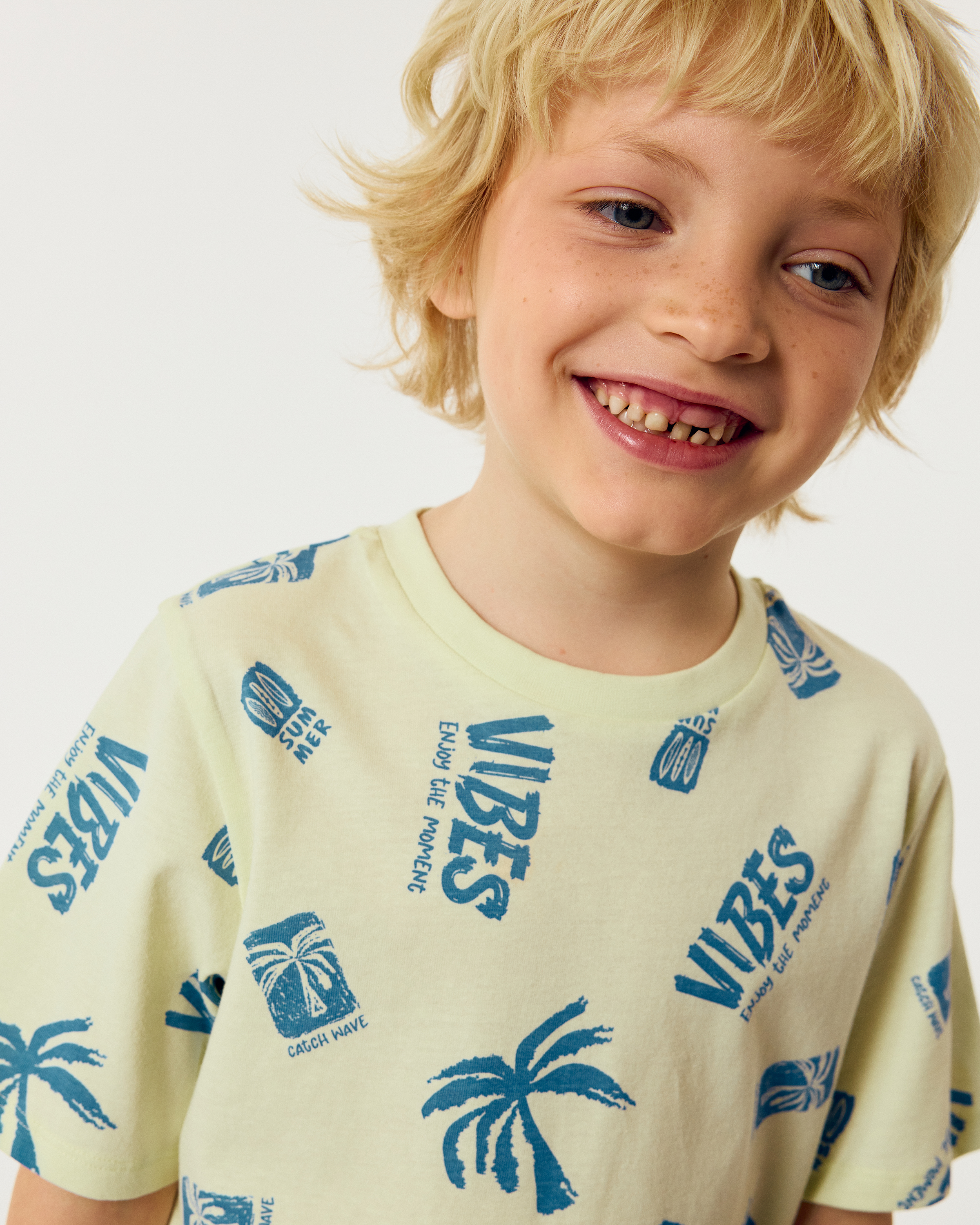 Изображение товара Футболка Futurino 104 Жёлтая с однотонным принтом