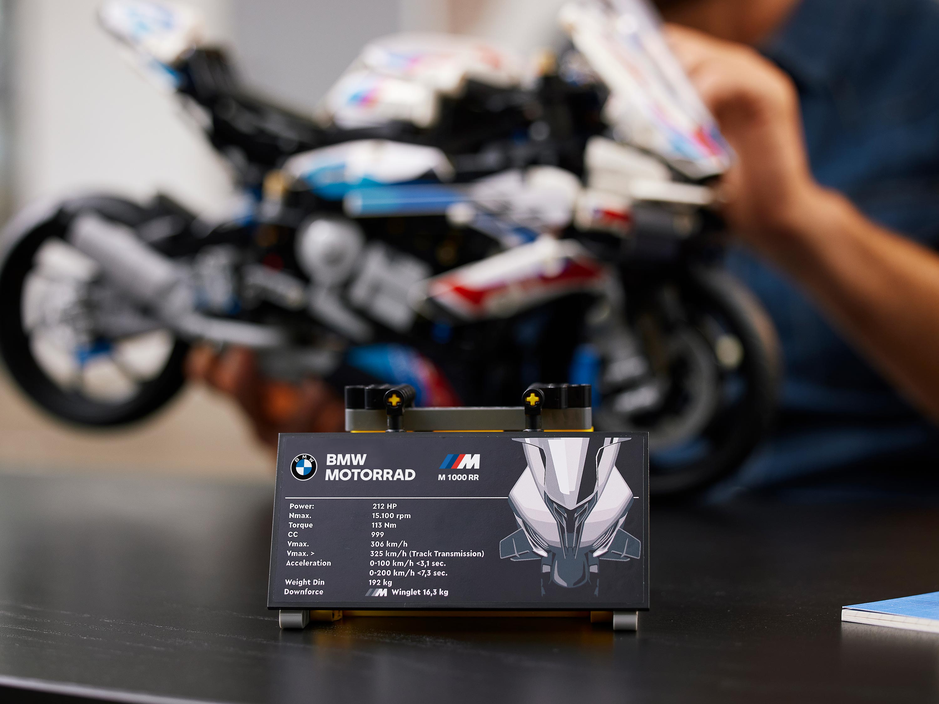 Конструктор LEGO Technic Мотоцикл BMW M блочный - фото 24