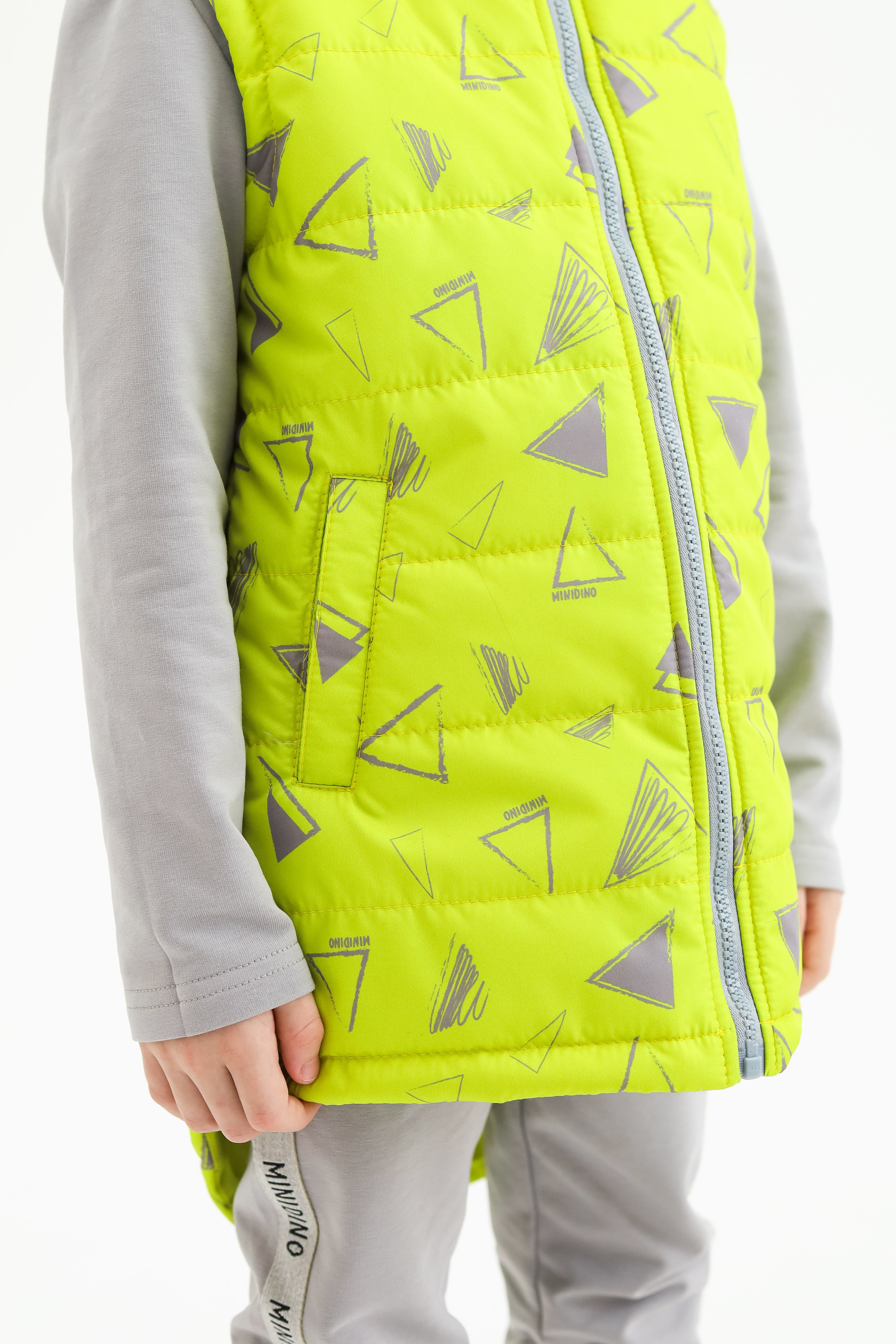 Жилет MINIDINO М010/1/ДЖилет утепленный детский Дино принт треугольник лайм - фото 7