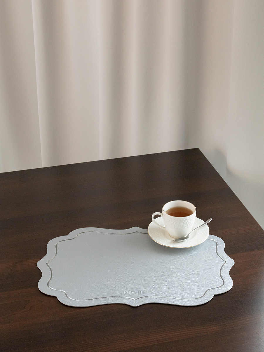 Салфетка сервировочная DeNASTIA с отстрочкой 45х30 см экокожа серебряный E000605 - фото 1