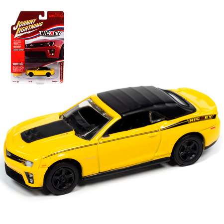 Автомобиль Johnny Lightning 1:64