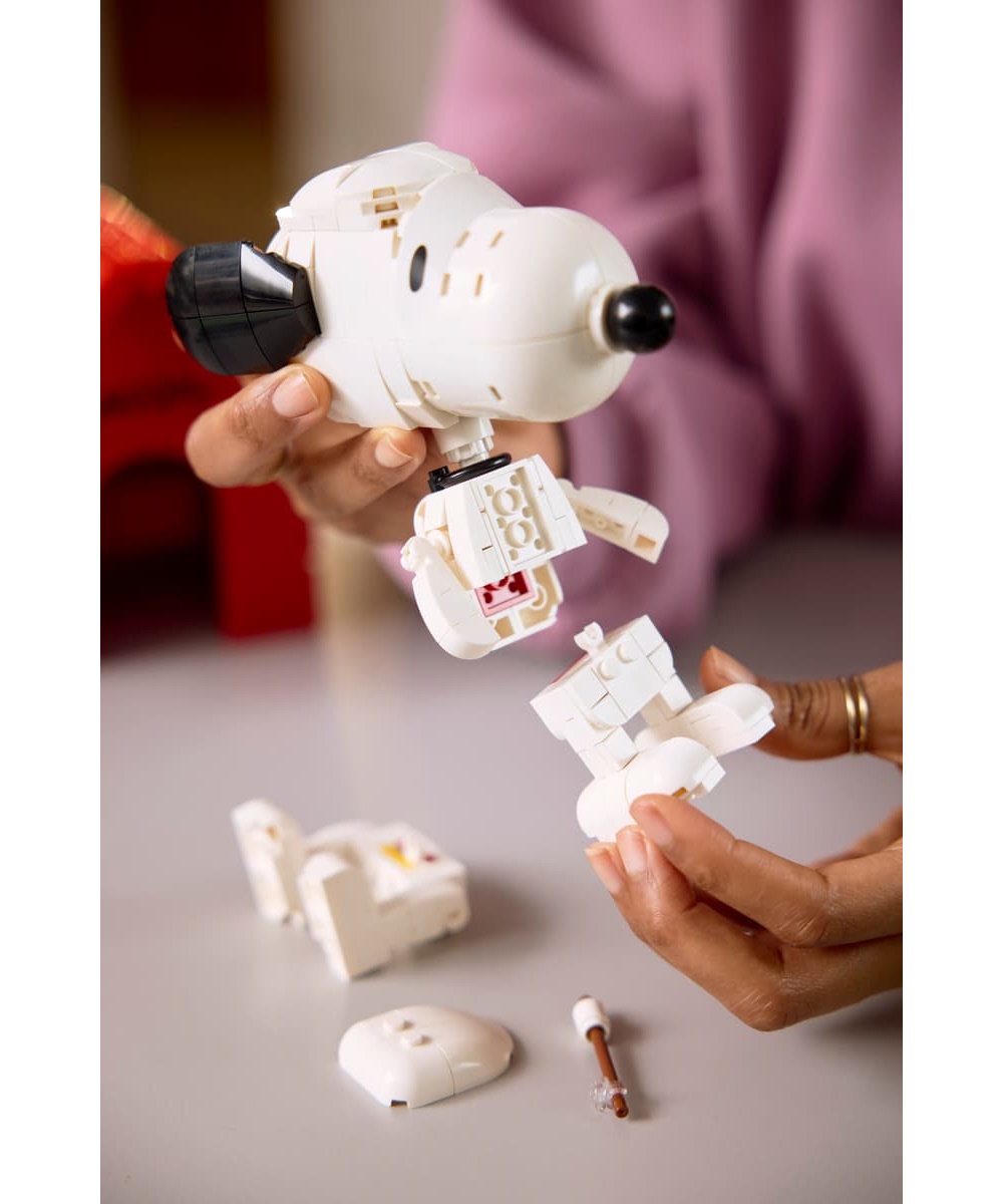 Конструктор LEGO Ideas Собачья будка Снупи 964 дет. - фото 11