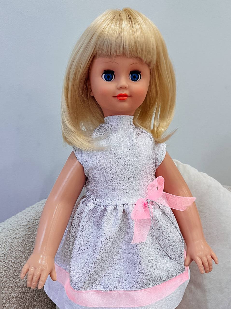 Кукла большая (ростовая) СТРАНА КУКОЛ говорящая, шагающая за руку высота 60 см 25-05.3 - фото 8