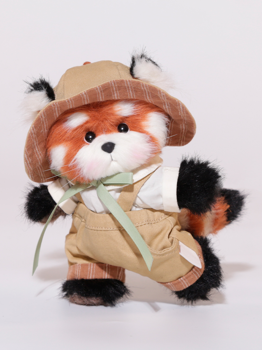 Мягкая игрушка TeddyTales Красная панда в костюме брелок - фото 4