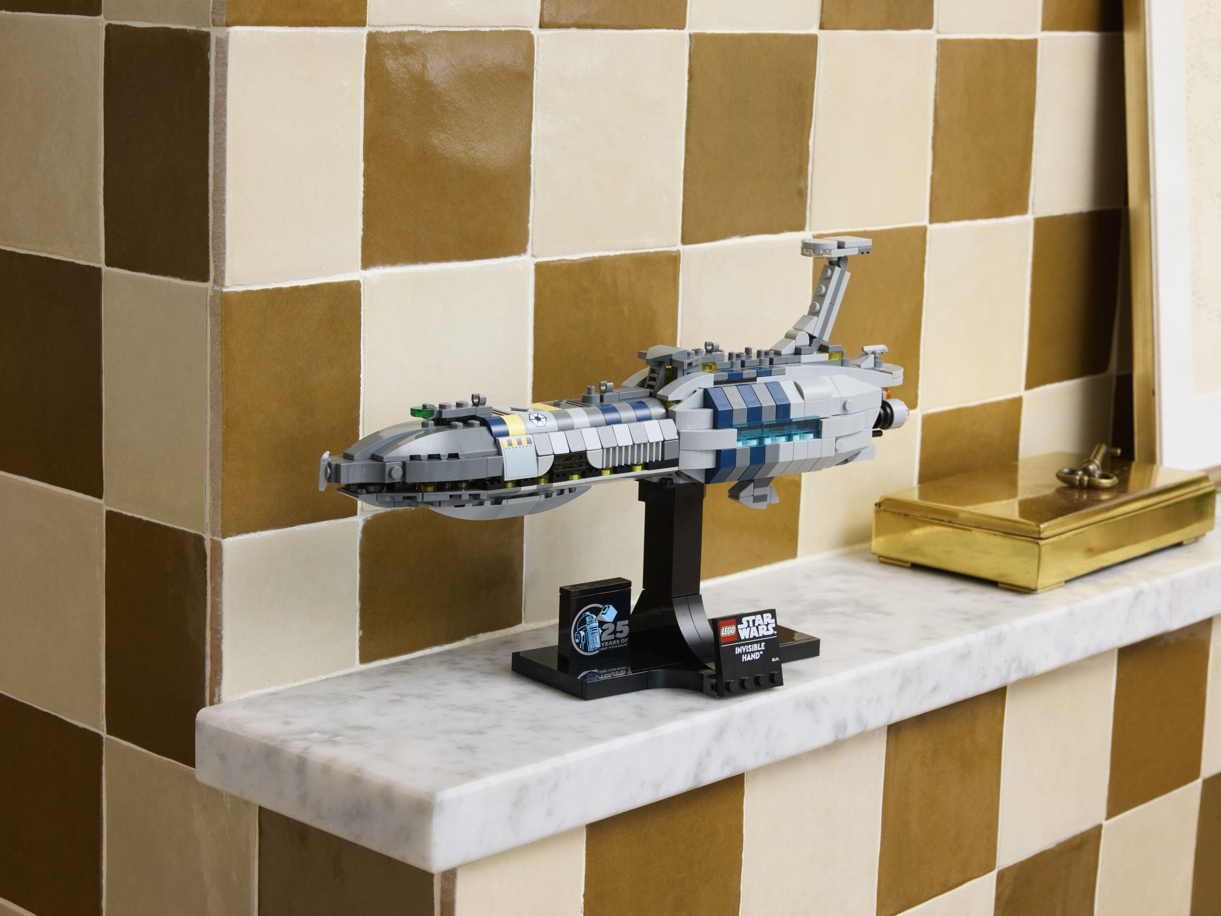 Конструктор LEGO Star Wars Невидимая рука 75377 557 дет. - фото 6