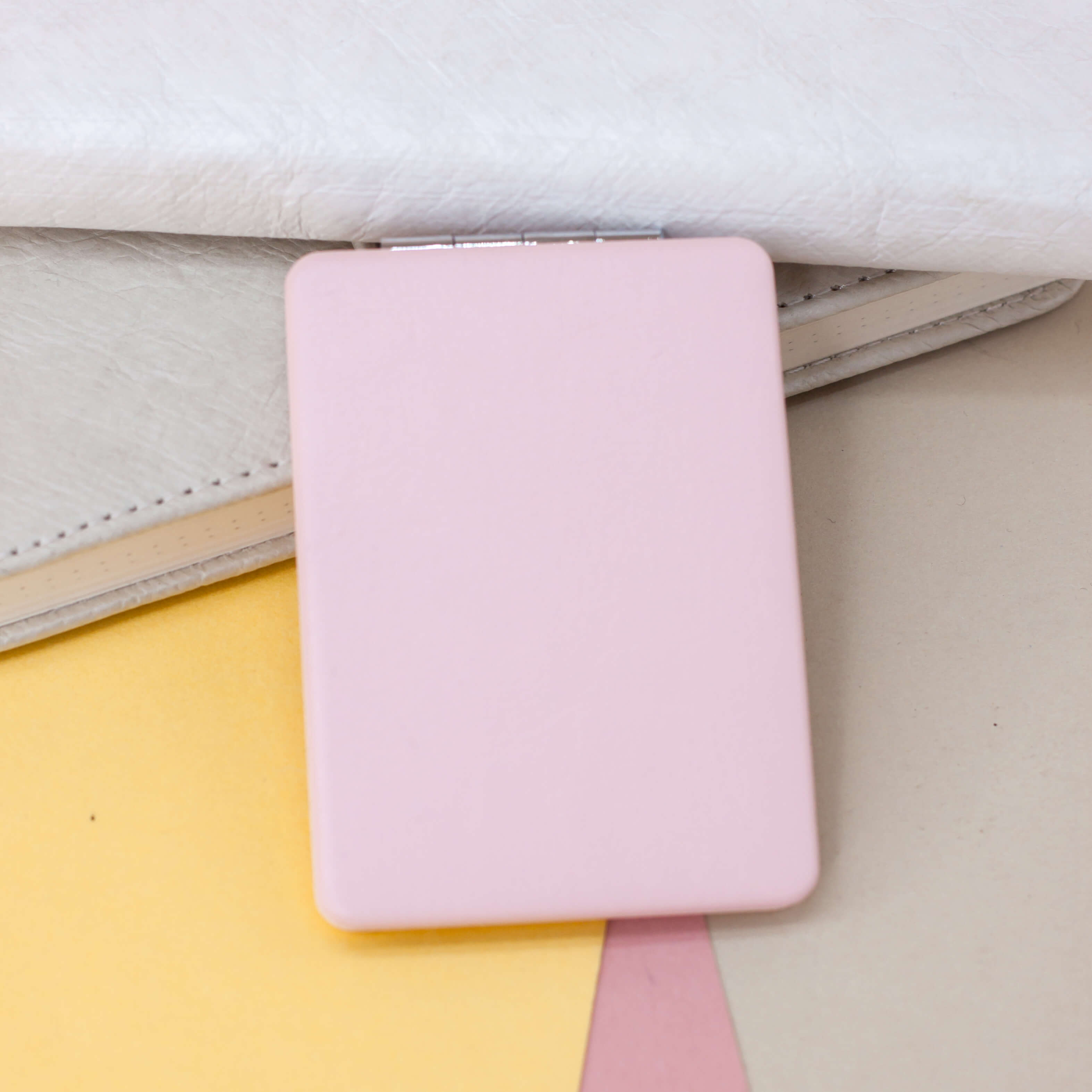 Зеркало карманное iLikeGift Lovely duck pink с увеличением - фото 3