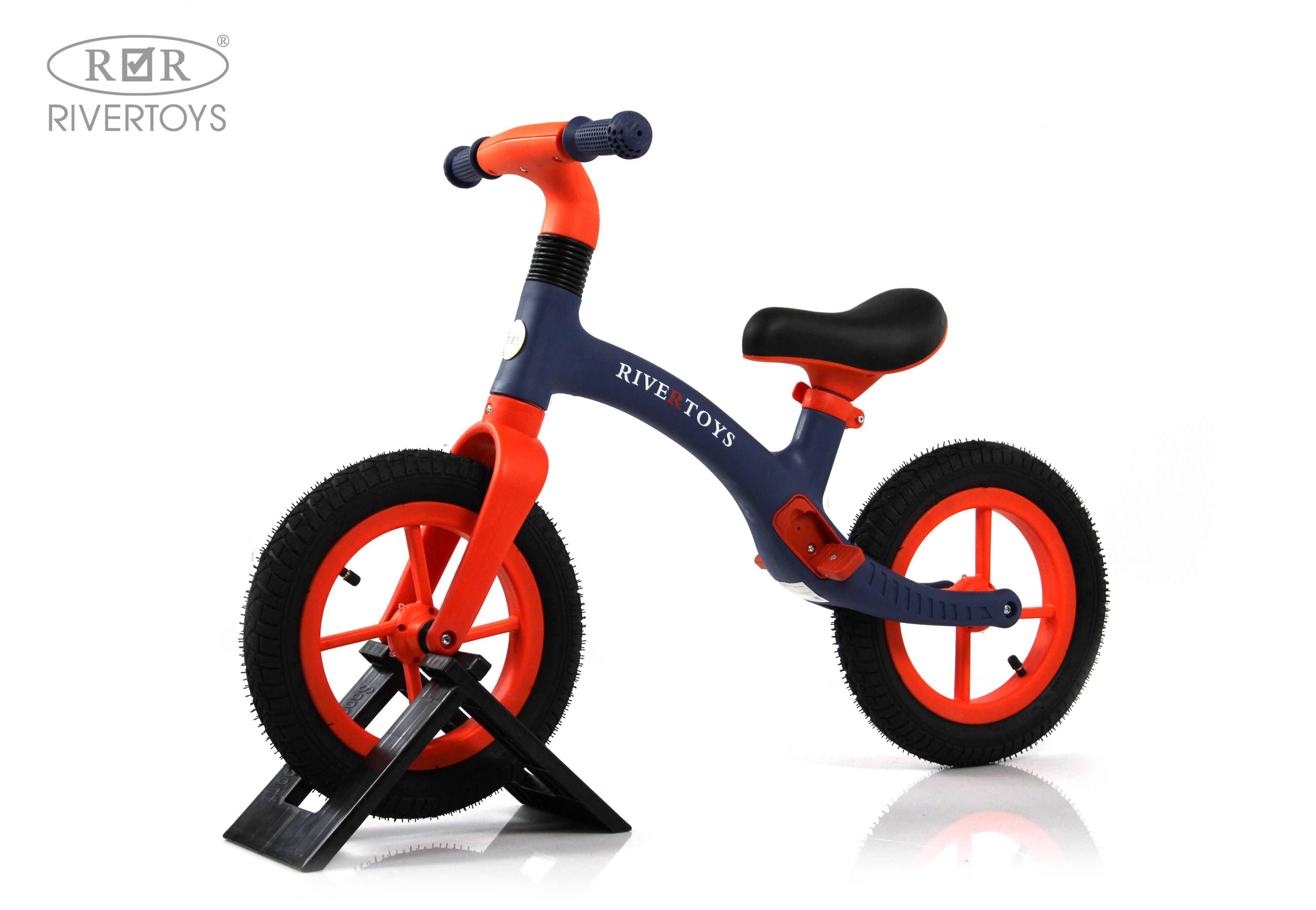 Двухколесный беговел RIVERTOYS 12 дюймов - фото 1