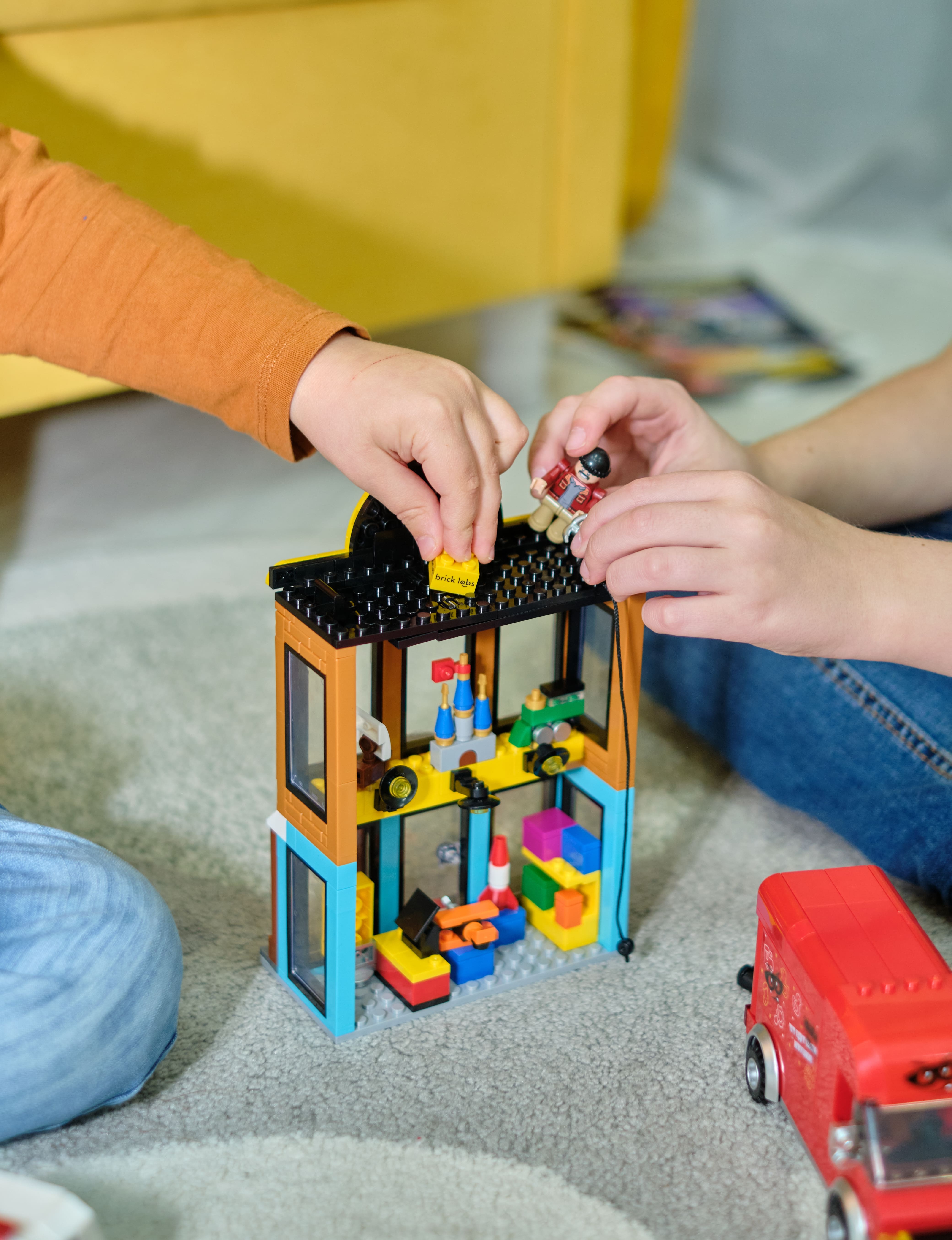 Конструктор brick labs Ограбление магазина 582 дет. - фото 6