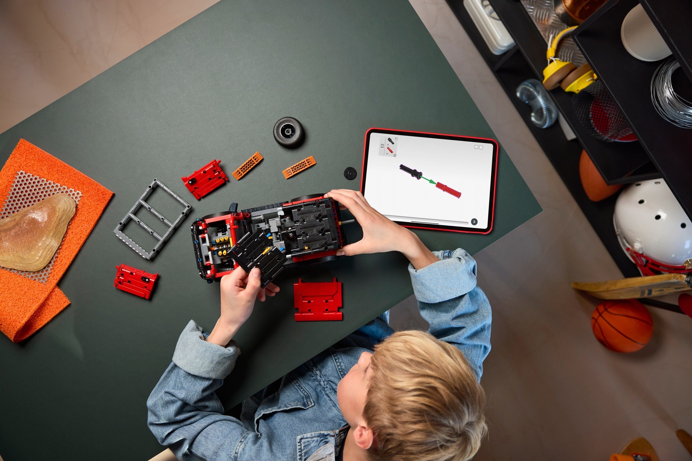 Конструктор LEGO Technic 42213 943 дет. - фото 3