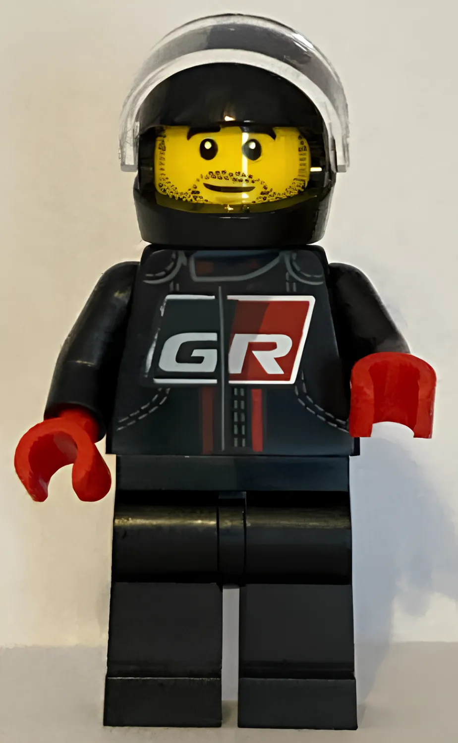 Изображение товара Минифигурка LEGO Toyota GR Supra Driver — для коллекции и игры Изображение товара Минифигурка LEGO Toyota GR Supra Driver — для коллекции и игры