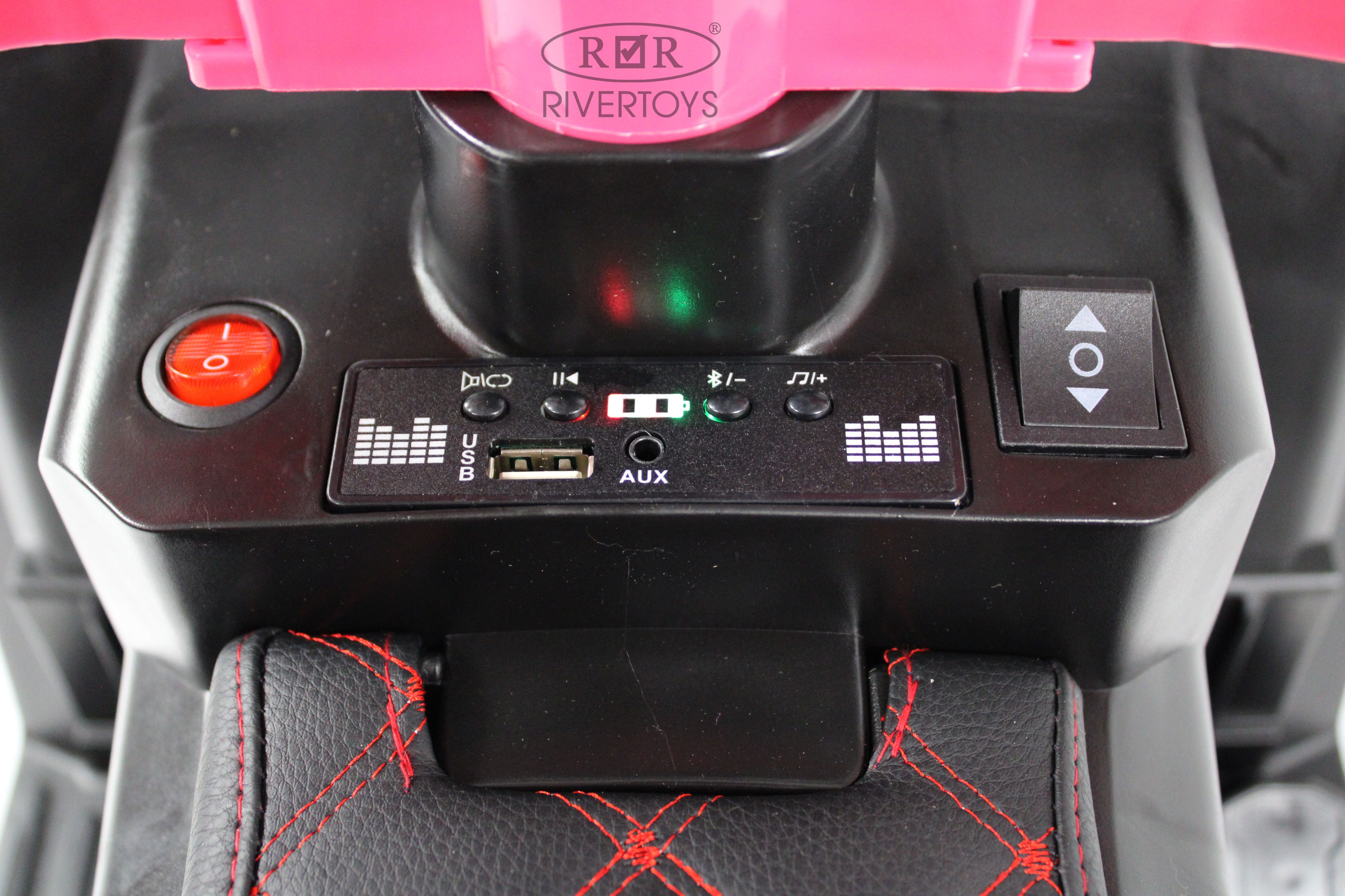 Электромобиль RIVERTOYS G005GG-PINK С пультом ДУ - фото 5