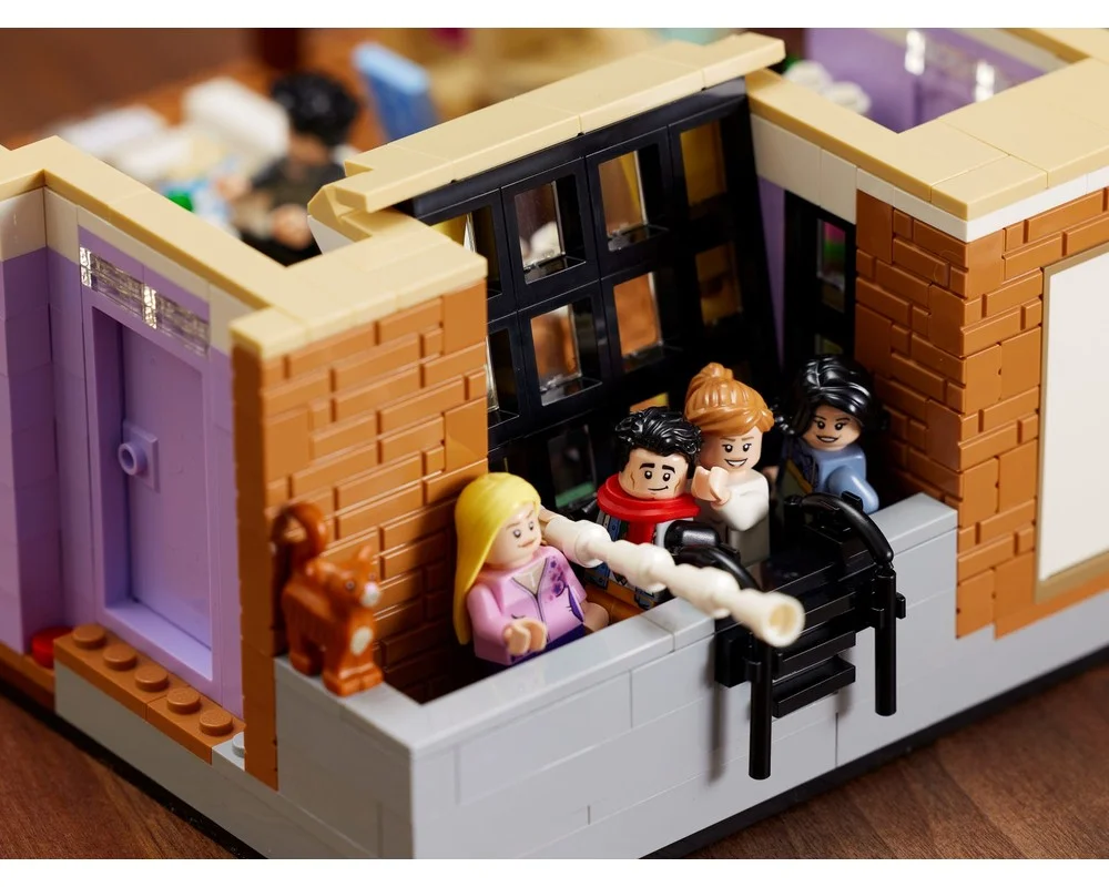 Конструктор LEGO Ideas 10292 2019 дет. - фото 18