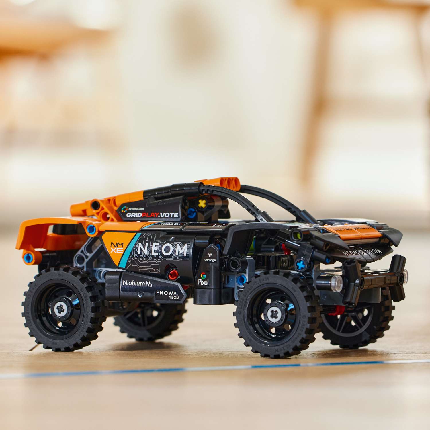 Конструктор LEGO Technic NEOM McLaren Extreme 252 дет. - фото 6