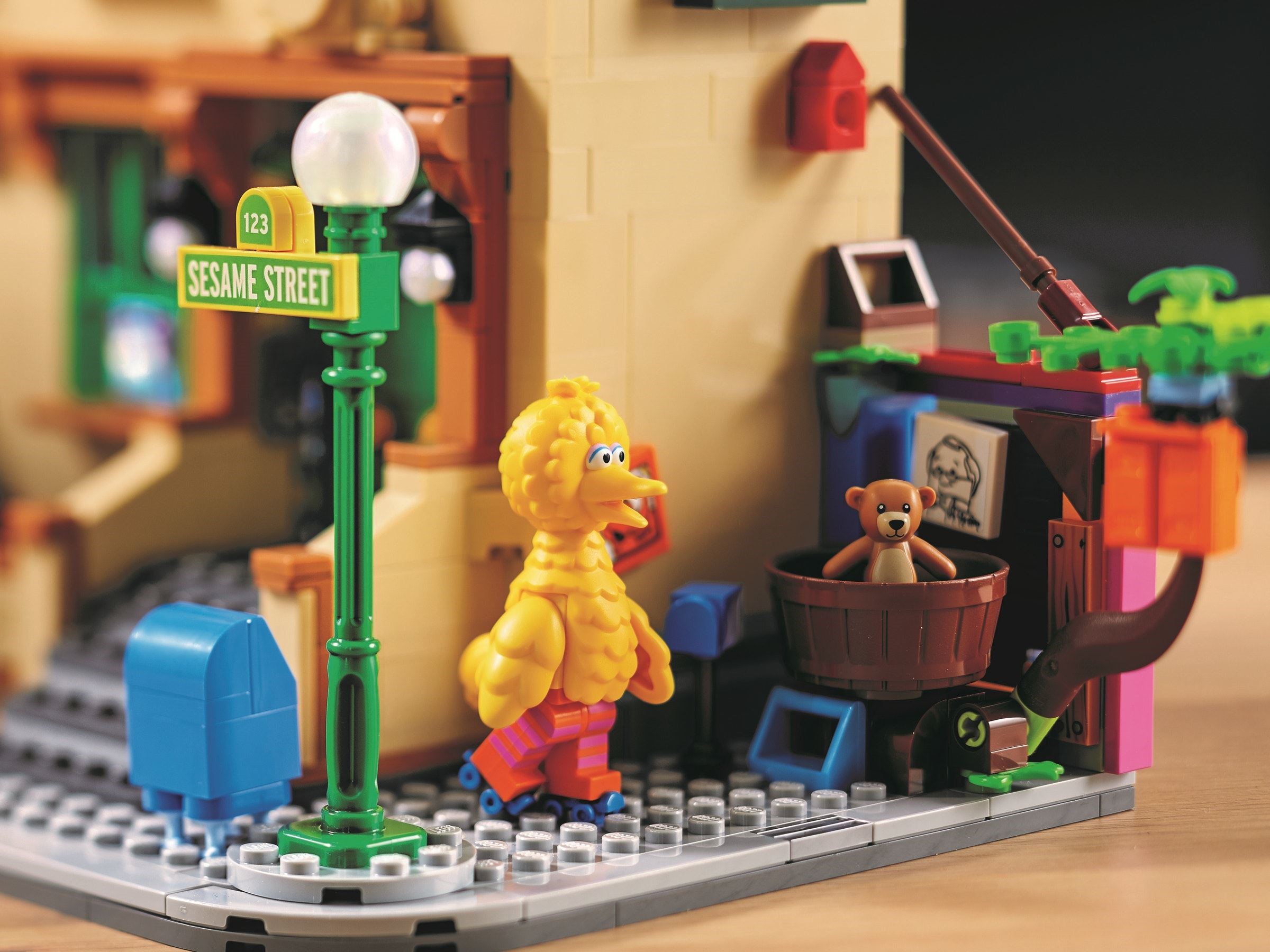 Конструктор LEGO Ideas 21324 1367 дет. - фото 2