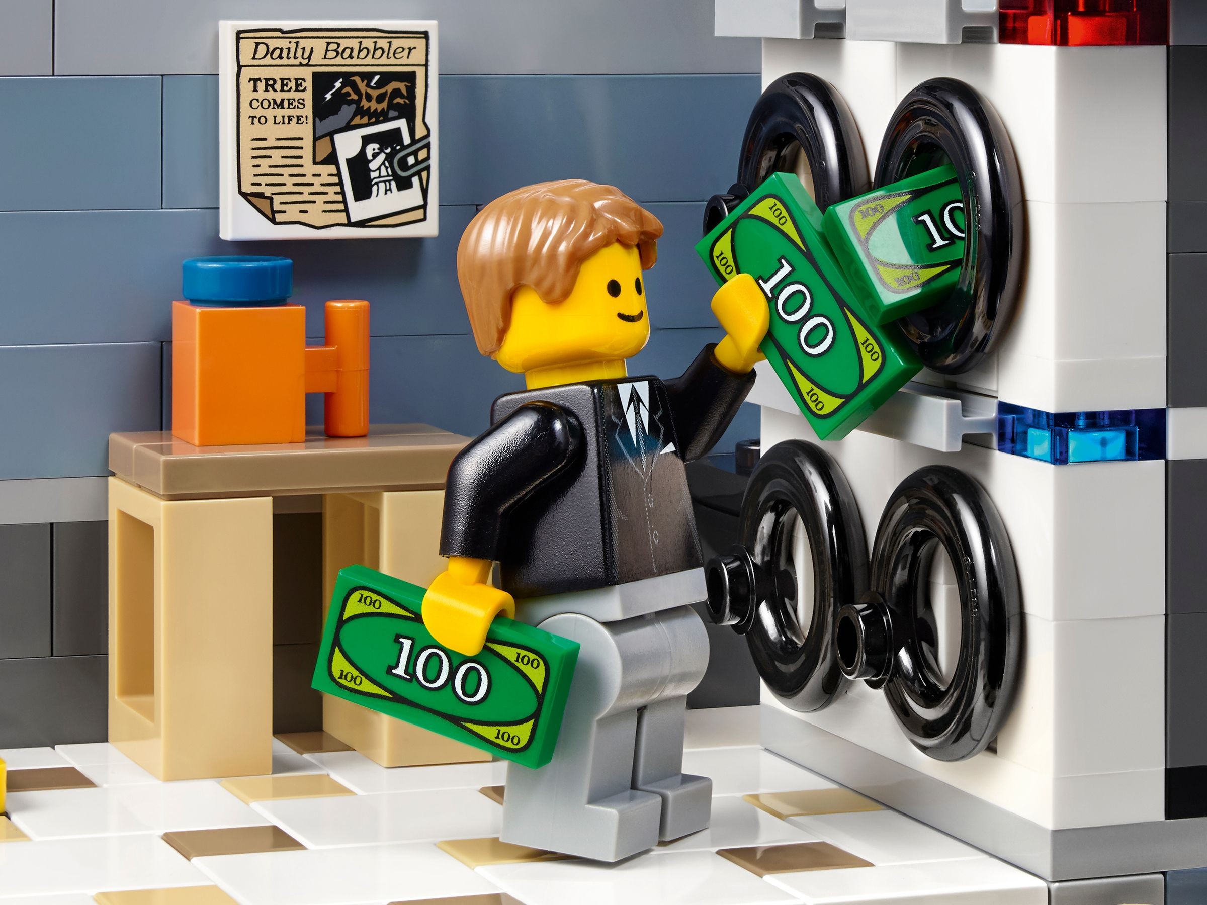 Конструктор LEGO Creator 10251 2380 дет. - фото 9