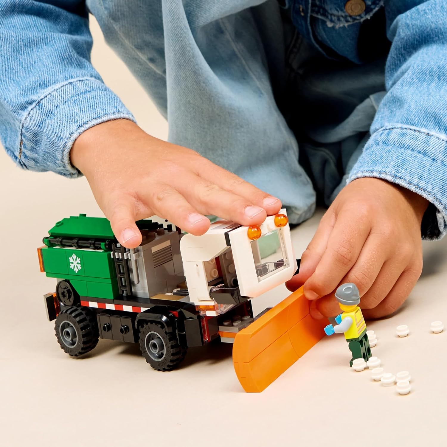 Конструктор LEGO City Снегоуборочная машина 263 дет. - фото 9