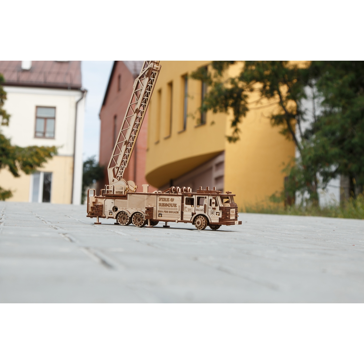 Конструктор Eco Wood Art Пожарная машина деревянный 439 дет. - фото 23