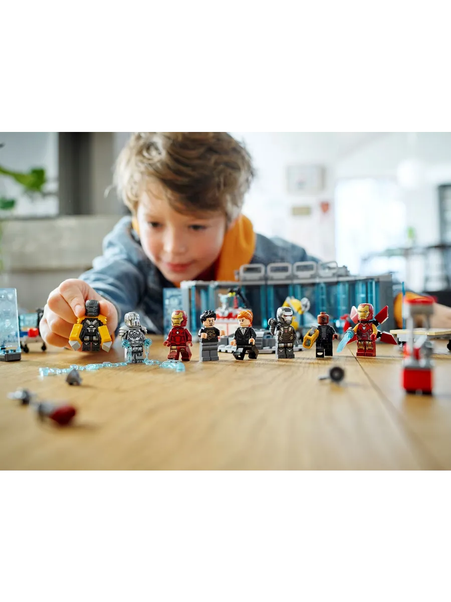 Конструктор LEGO Marvel Super Heroes Арсенал Железного человека 496 дет. - фото 7