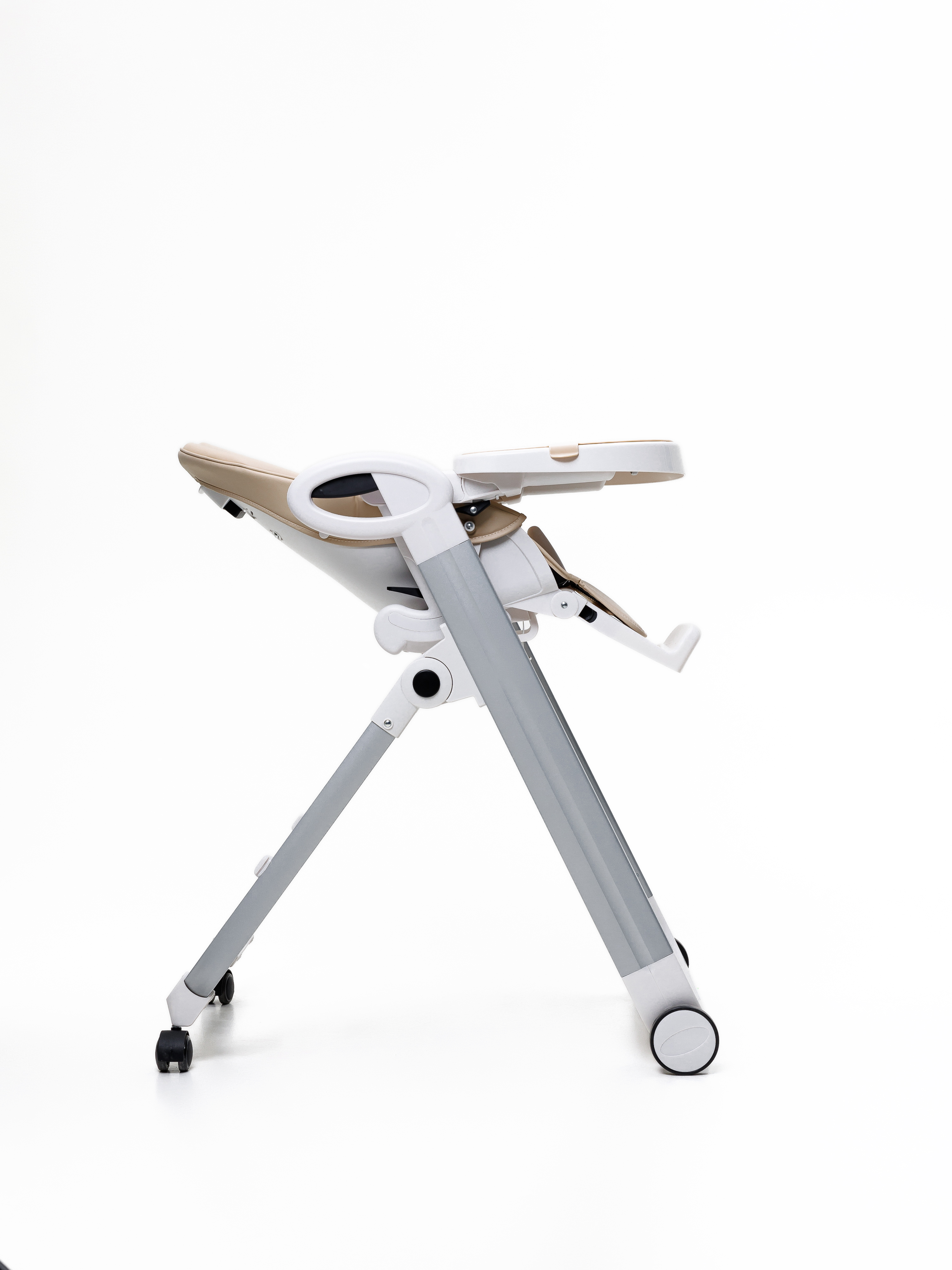 Стульчик для кормления BASSET B2 бежевый - фото 35