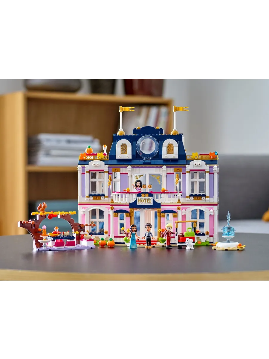 Конструктор LEGO Friends 1308 дет. - фото 20