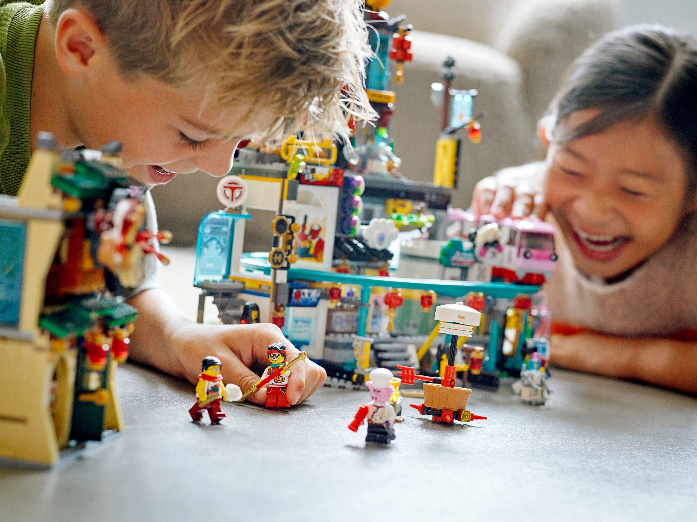 Конструктор LEGO Monkie kid Город Фонарей 2187 дет. - фото 4