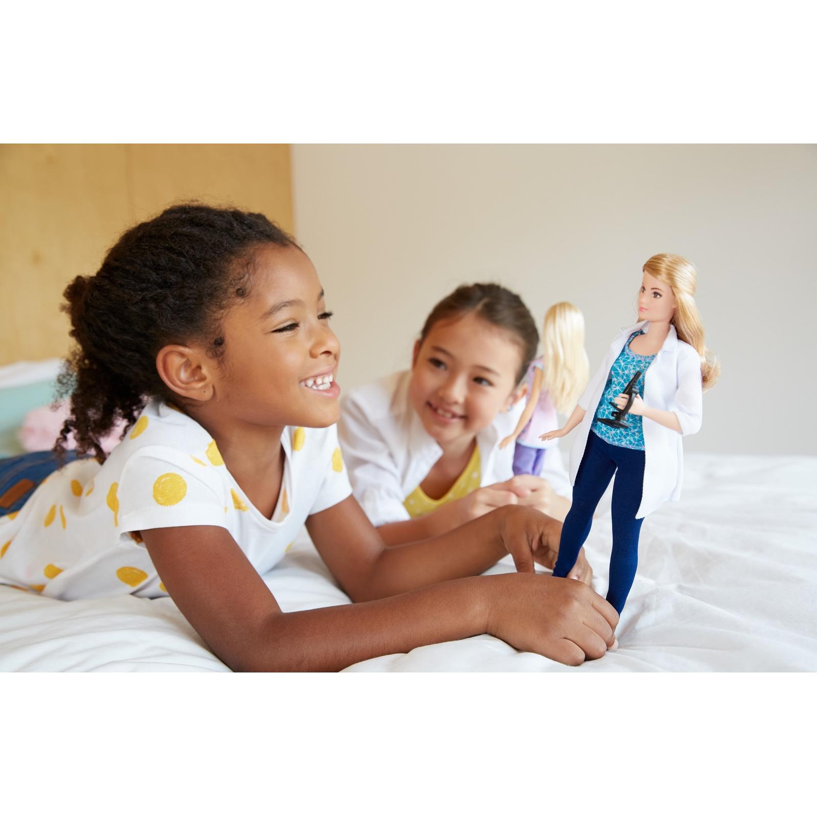 Кукла модельная Barbie Кем быть? DVF50/DVF60 - фото 9