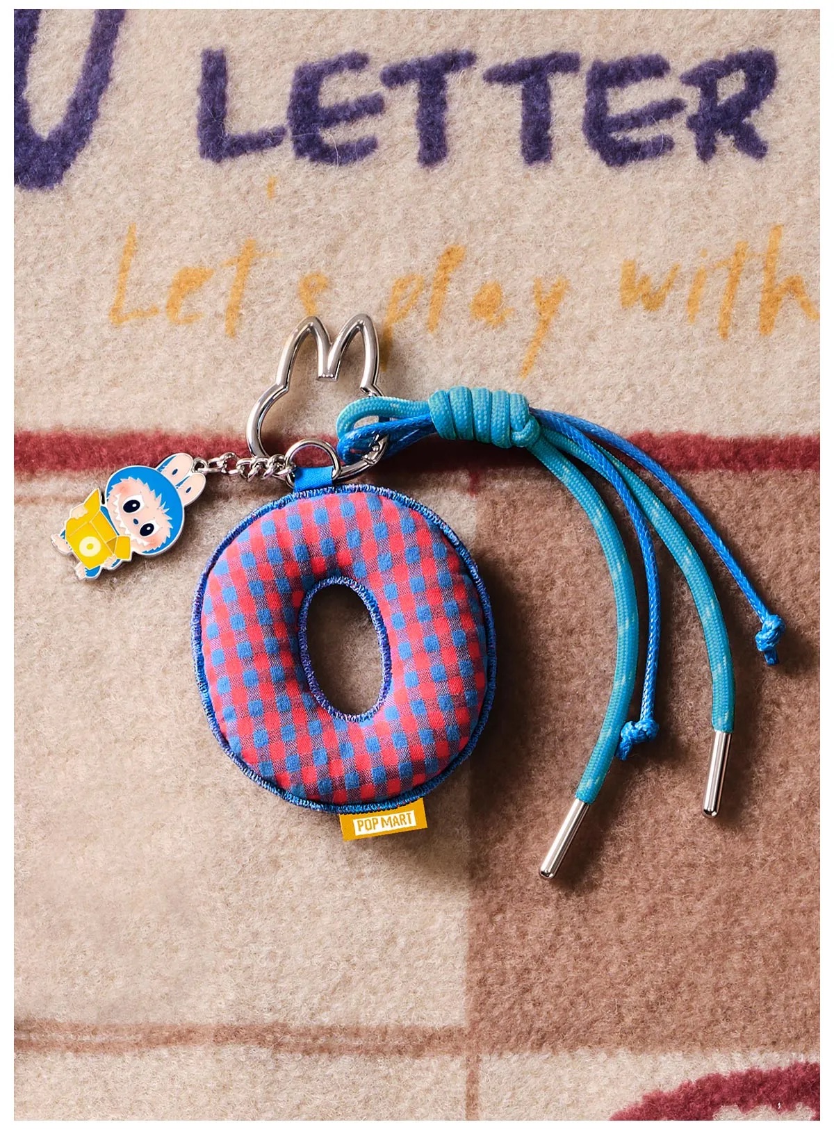 Брелок POP MART Letters Pin for Love A-M - фото 8